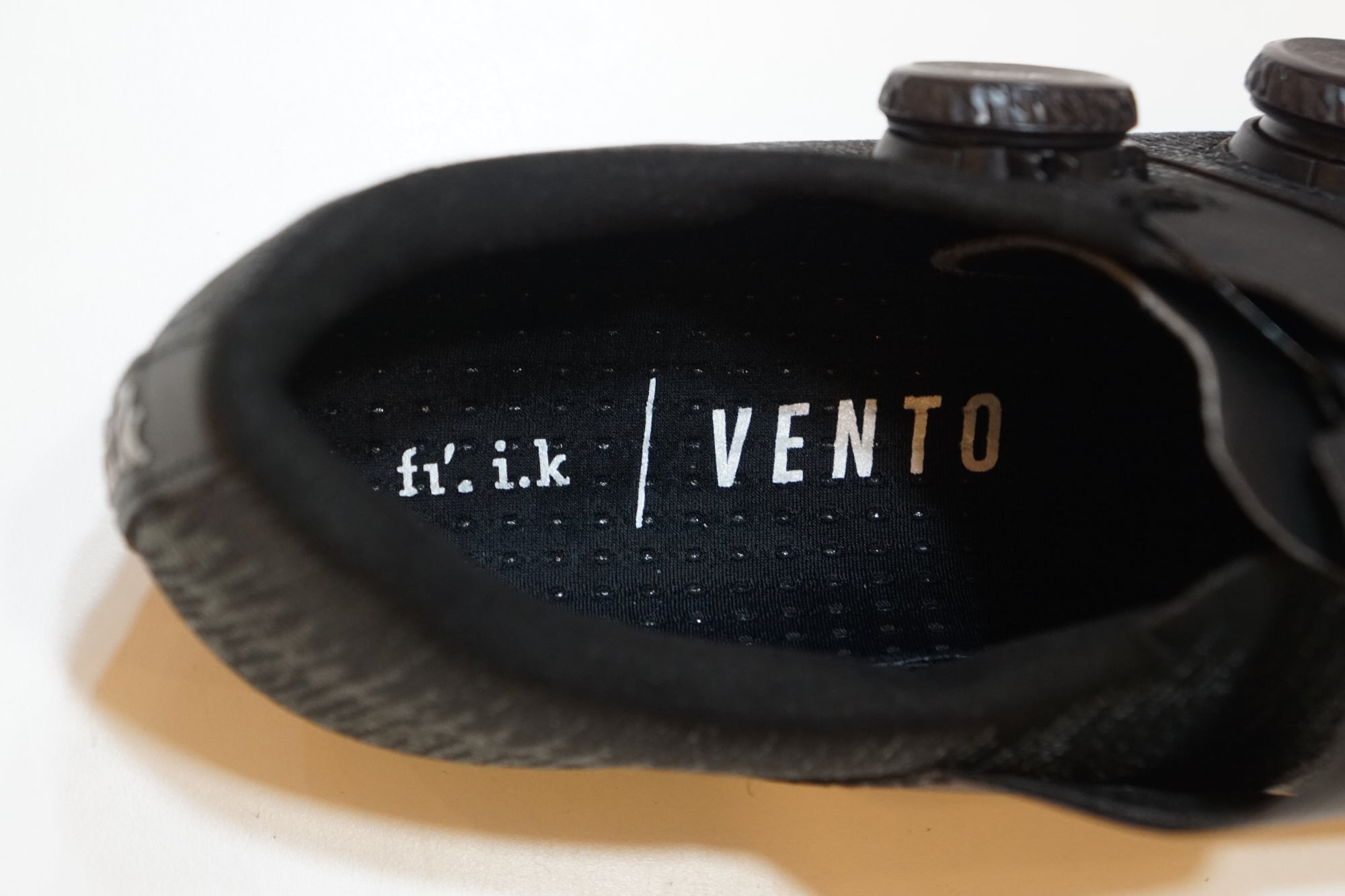 FIZIK 「フィジーク」 VENT INFINITO KNIT CARBON 24.7cm シューズ / バイチャリ浦和ベース