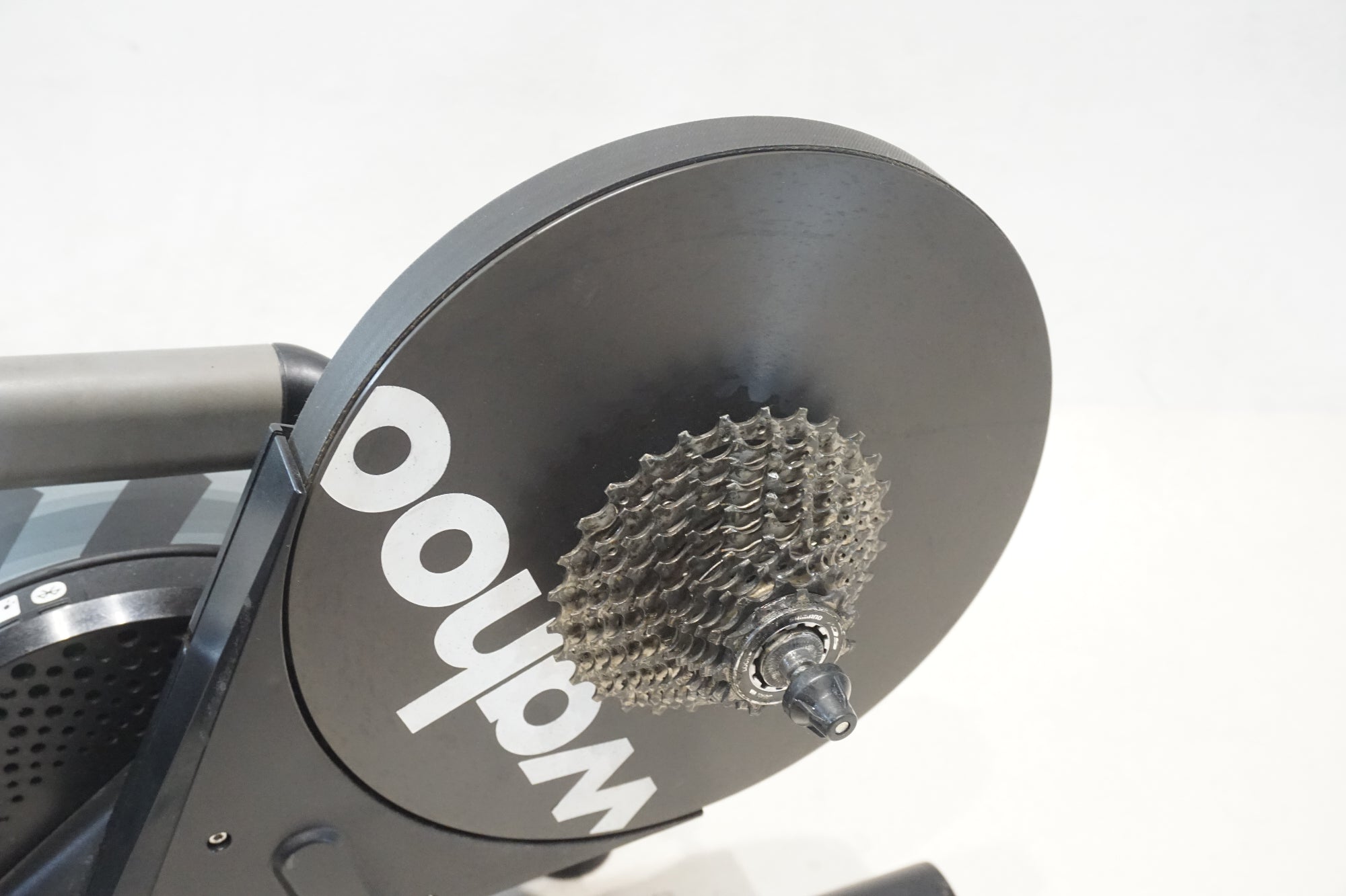 WAHOO 「ワフー」 KICKR V4 WF113 スマートトレーナー サイクルトレーナー / 横浜戸塚店