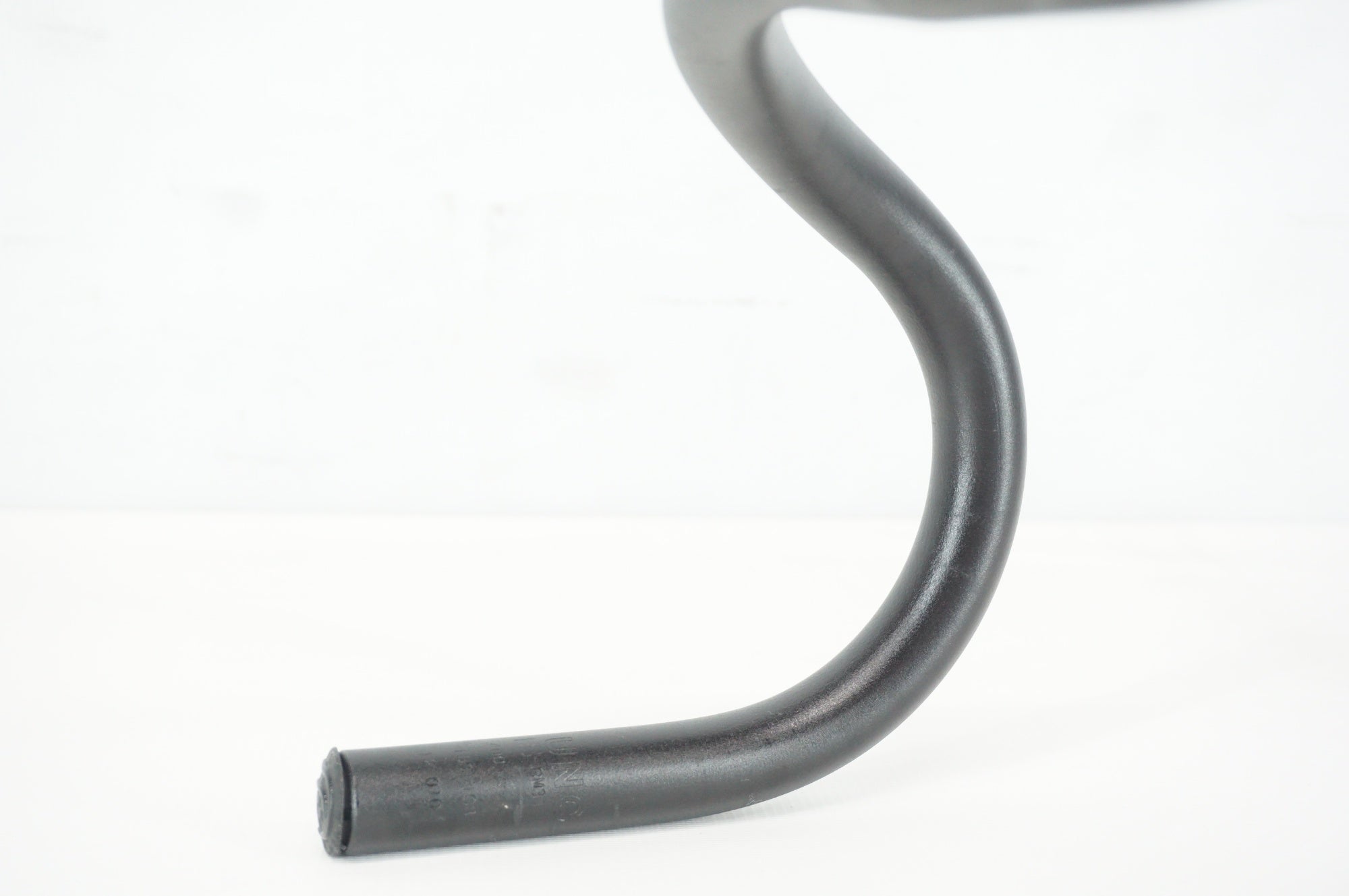 FELT 「フェルト」 TKR Φ31.8 405mm ハンドル / 阪急塚口店