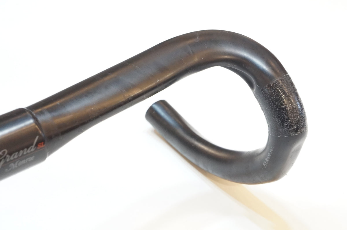 ONEBYESU 「ワンバイエス」 J-CARBON GRAND MONROE SL φ31.8 420mm ハンドル / 浦和ベース