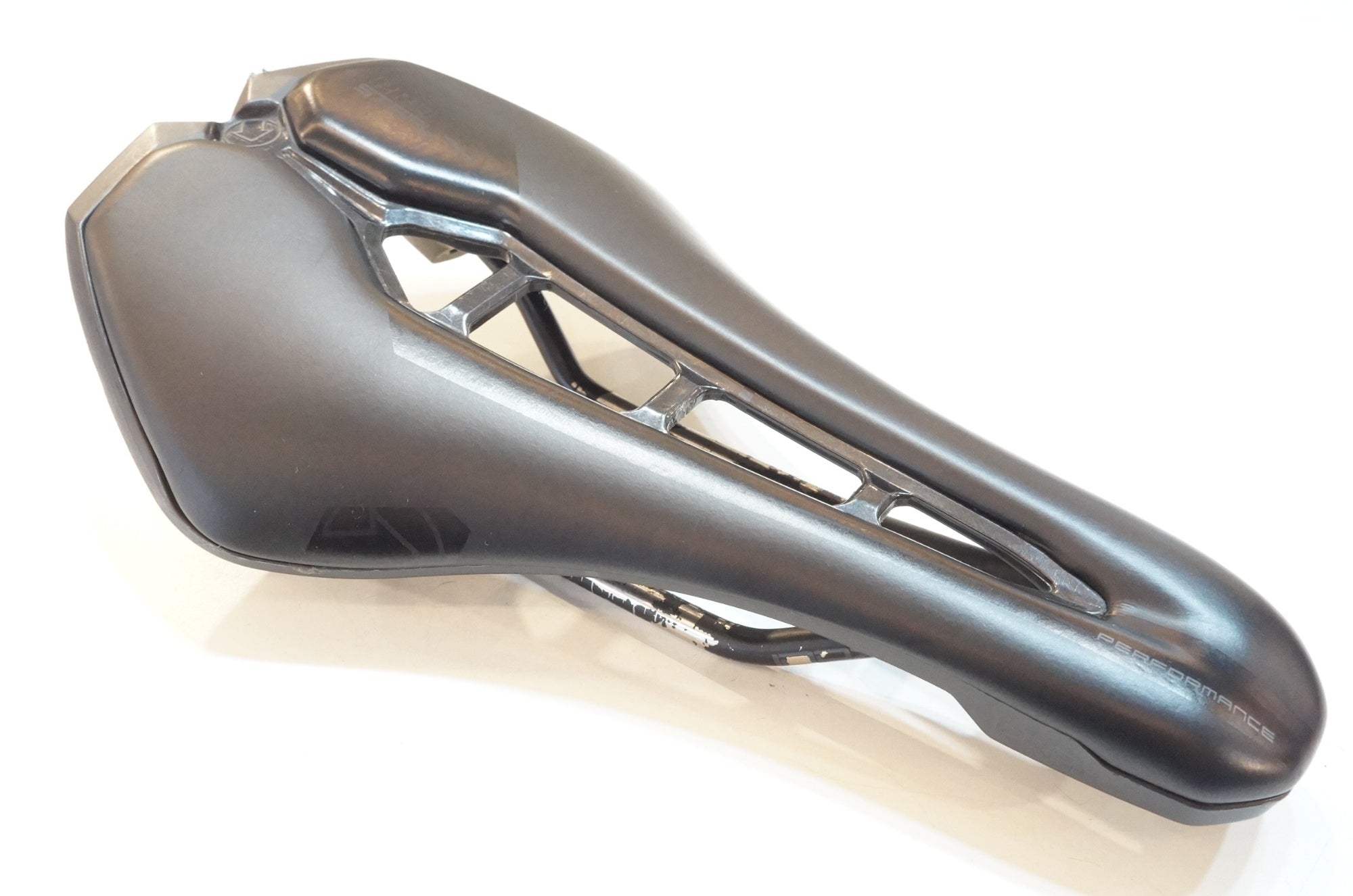 SHIMANO 「シマノ」 PRO STEALTH PERFORMANCE サドル / 浦和ベース