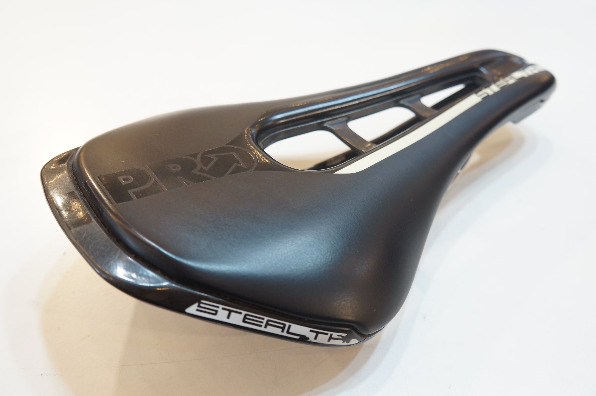 SHIMANO 「シマノ」 PRO STEALTH サドル / バイチャリ浦和ベース