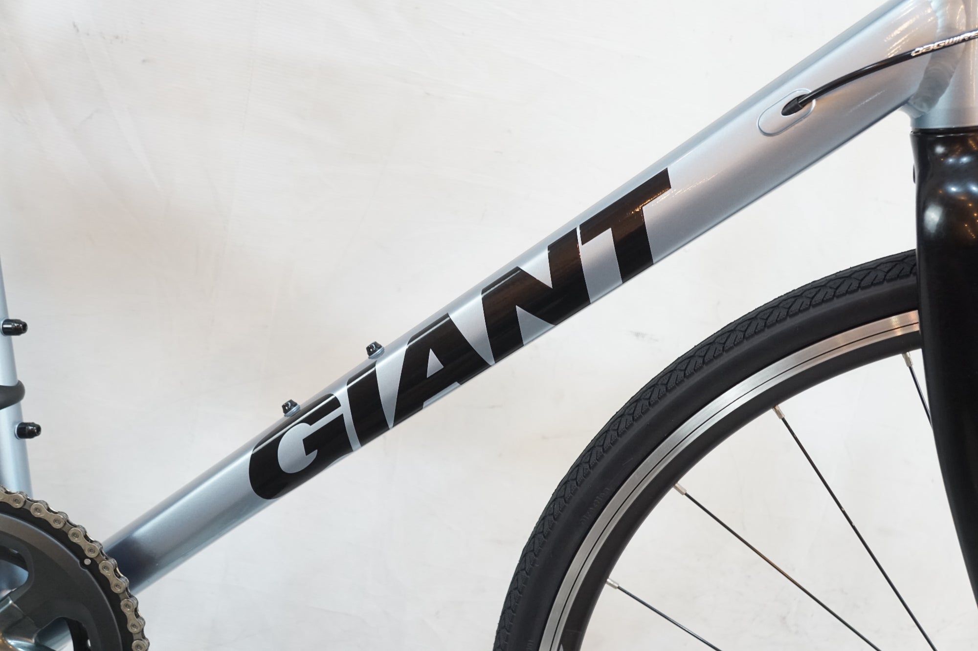 GIANT 「ジャイアント」 ESCAPE RX1 2017年モデル クロスバイク / バイチャリ浦和ベース