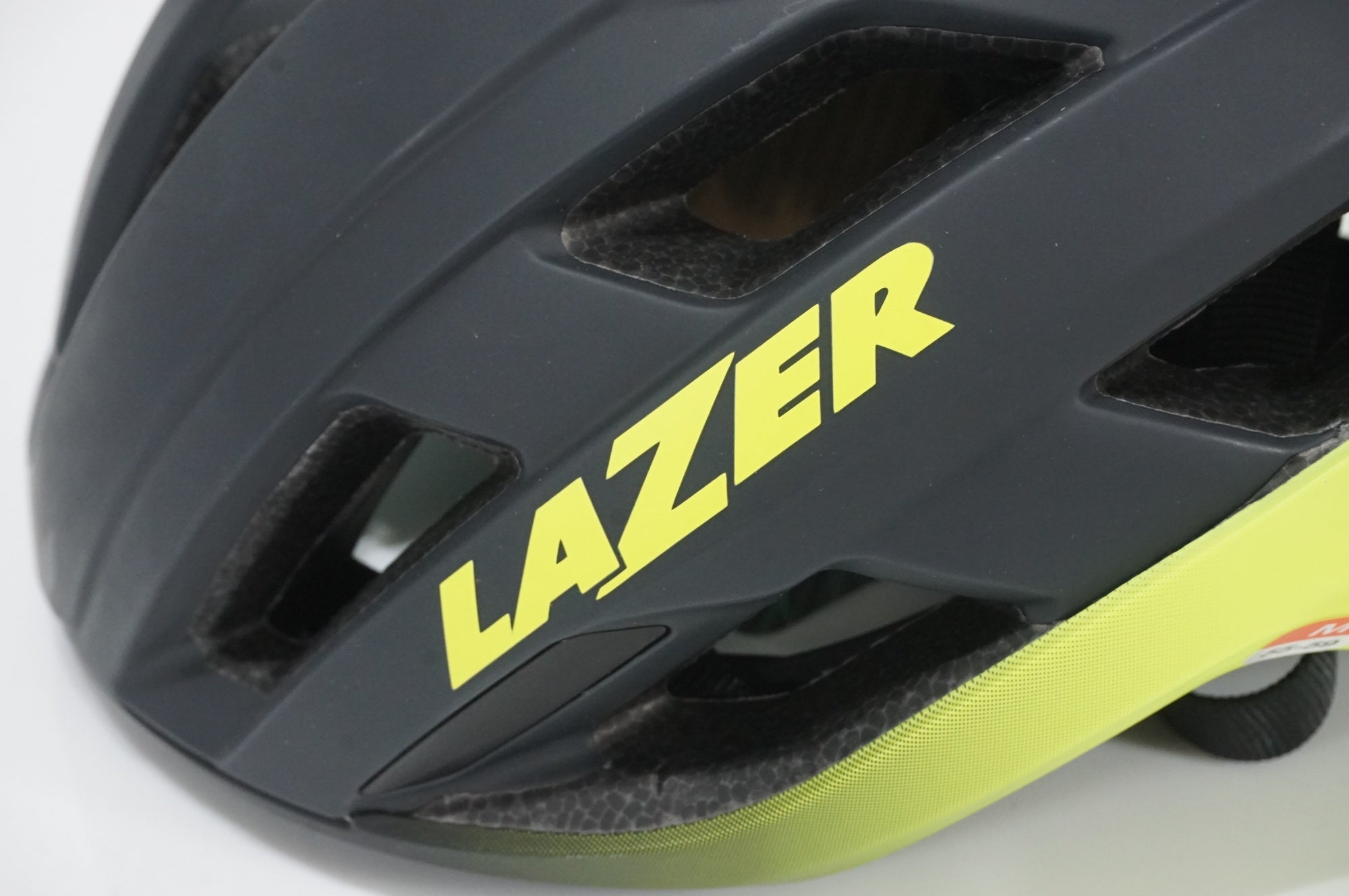 LAZER 「レイザー」 STRADA KINETICORE AF Mサイズ ヘルメット / AKIBA店