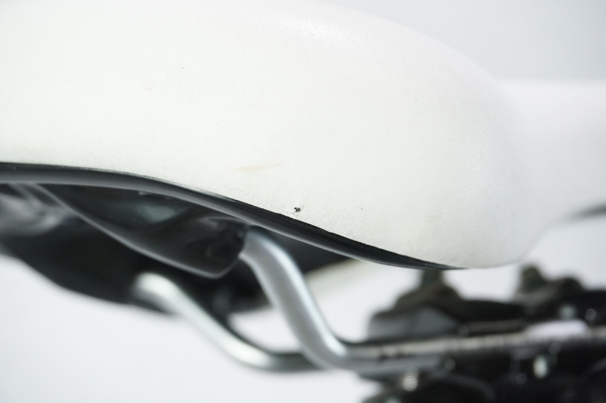 LOUIS GARNEAU 「ルイガノ」 SETTER8.0 2022年モデル クロスバイク / 中目黒店