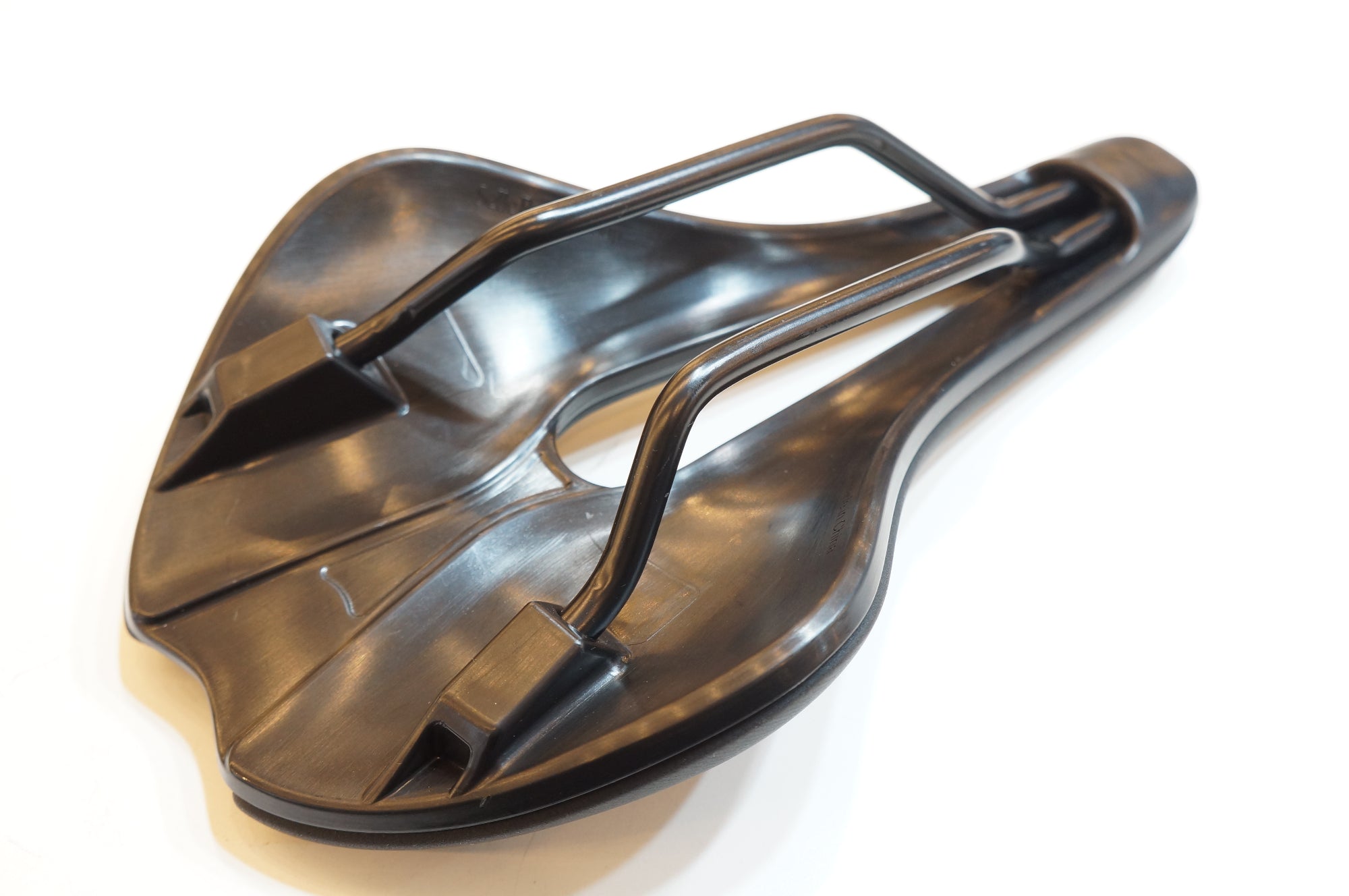 SELLE ROYAL 「セラ ロイヤル」 REMED3 サドル / バイチャリ浦和ベース