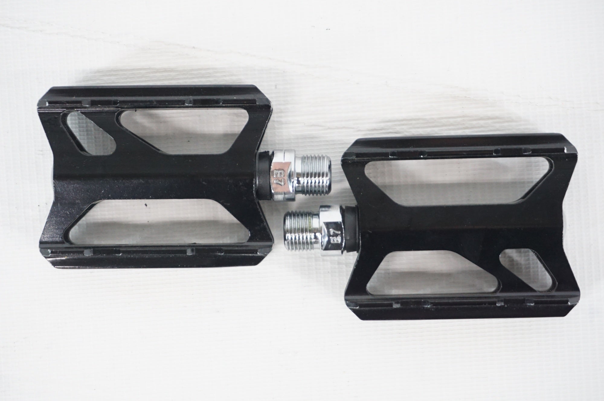ブランド不明 フラットペダル / 阪急塚口店