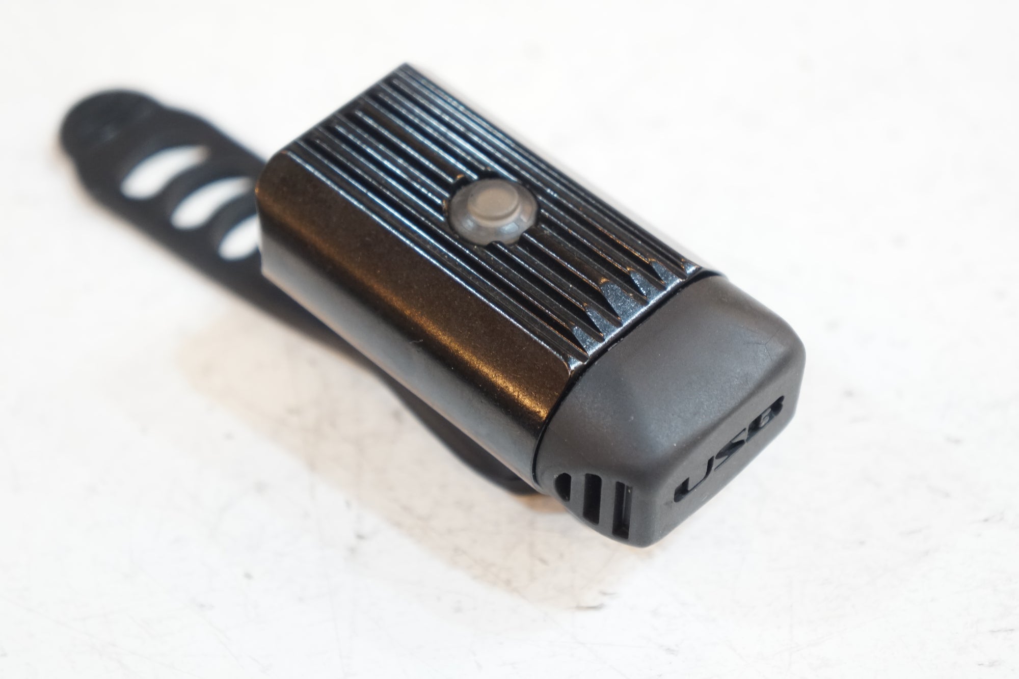 LEZYNE 「レザイン」 500XL フロントライト / バイチャリ浦和ベース