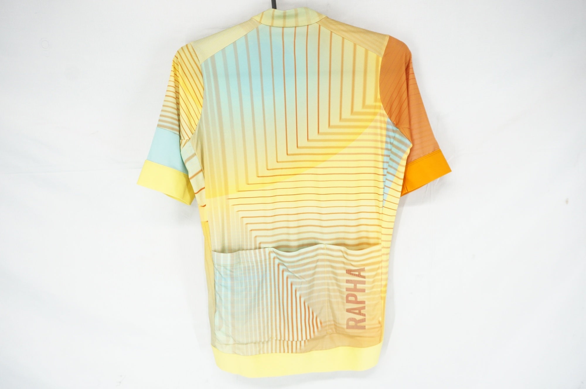 RAPHA 「ラファ」 TUNNEL VISION PT TRAINING Sサイズ ジャージ / 阪急塚口店