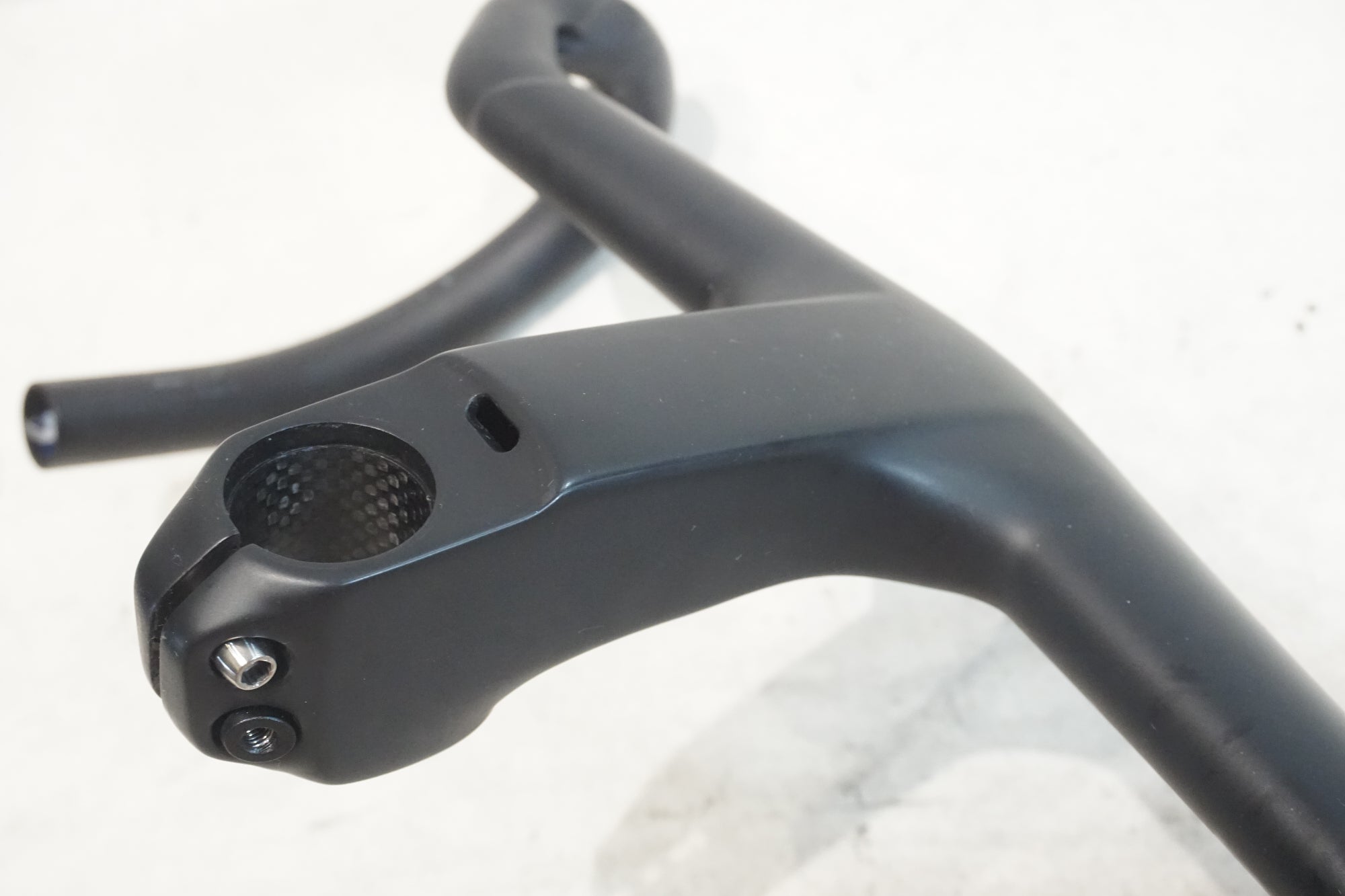 TREK 「トレック」 AERO RSL 350mm 一体型 カーボン ドロップハンドル/ステム / 横浜戸塚店