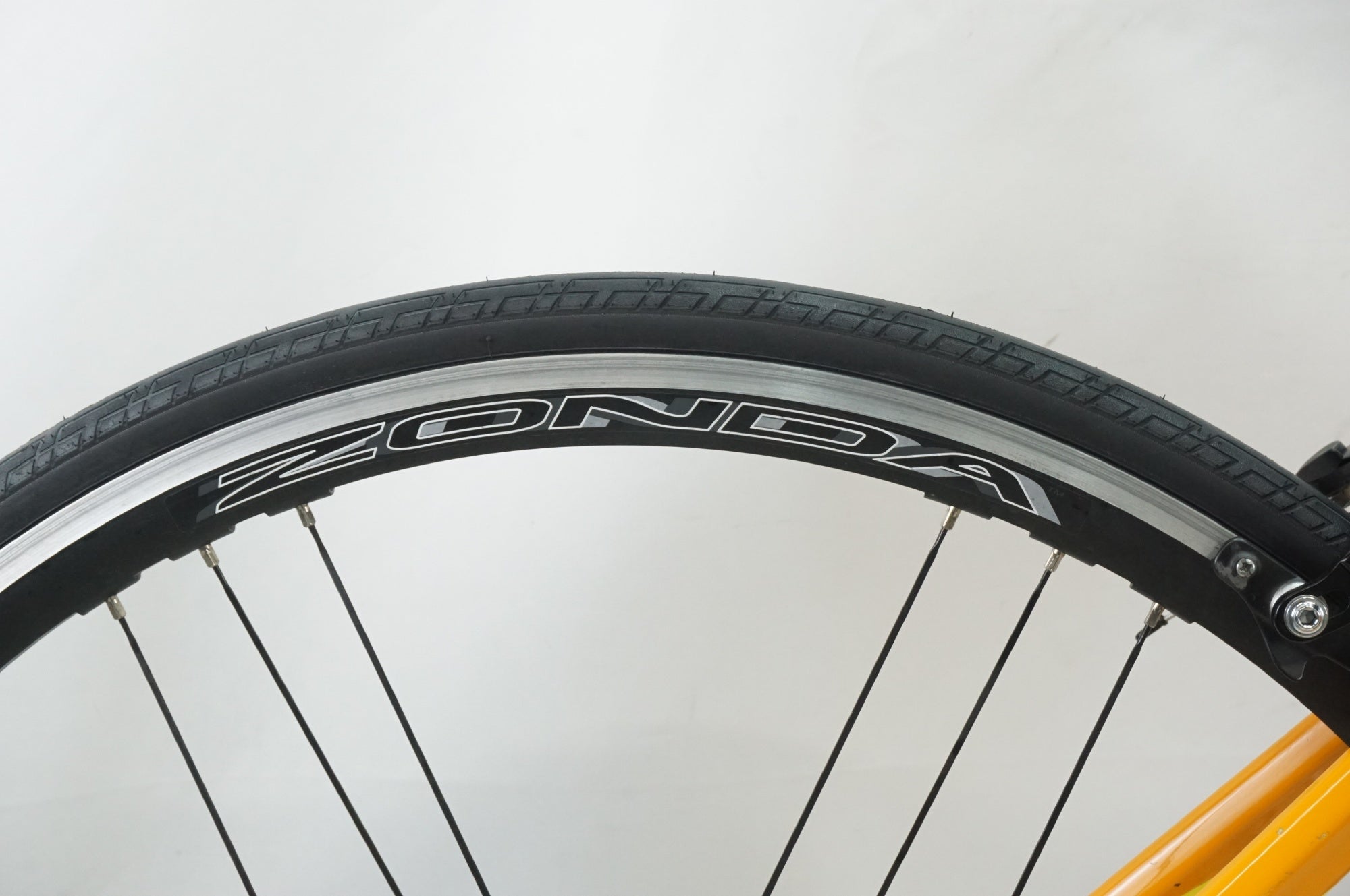 MOMENTUM 「モーメンタム」 IWANT 2.4 2014年モデル カスタム ロードバイク / 大宮店