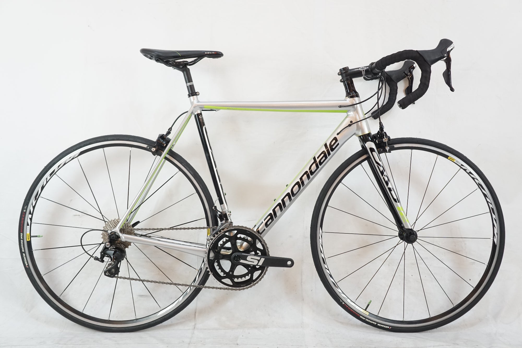 贅沢品 CANNONDALE 「キャノンデール」 CAAD12 105 2017年モデル ロード 自転車本体