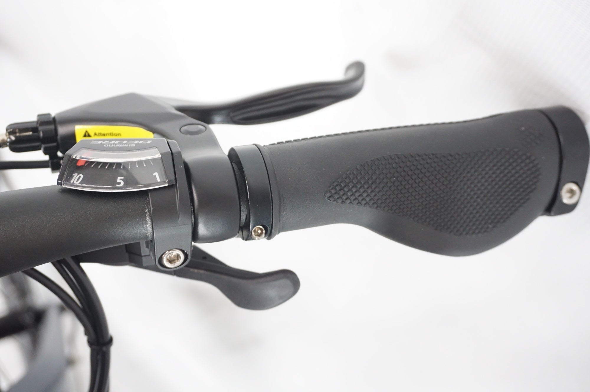 BESV 「ベスビー」 CF1 LINO 2025年モデル 26インチ 電動アシスト自転車 / 阪急塚口店