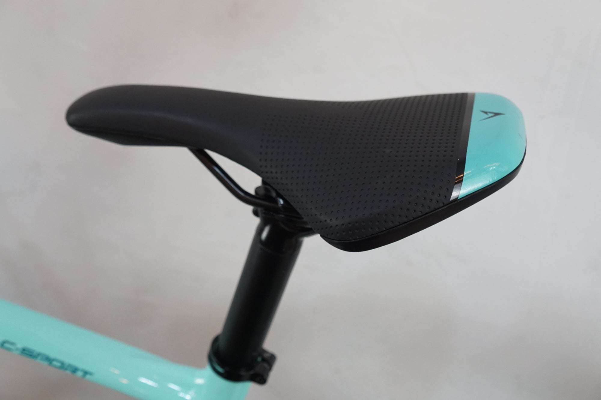 BIANCHI 「ビアンキ」 C SPORT2 DISC 2025年モデル クロスバイク / バイチャリ浦和ベース