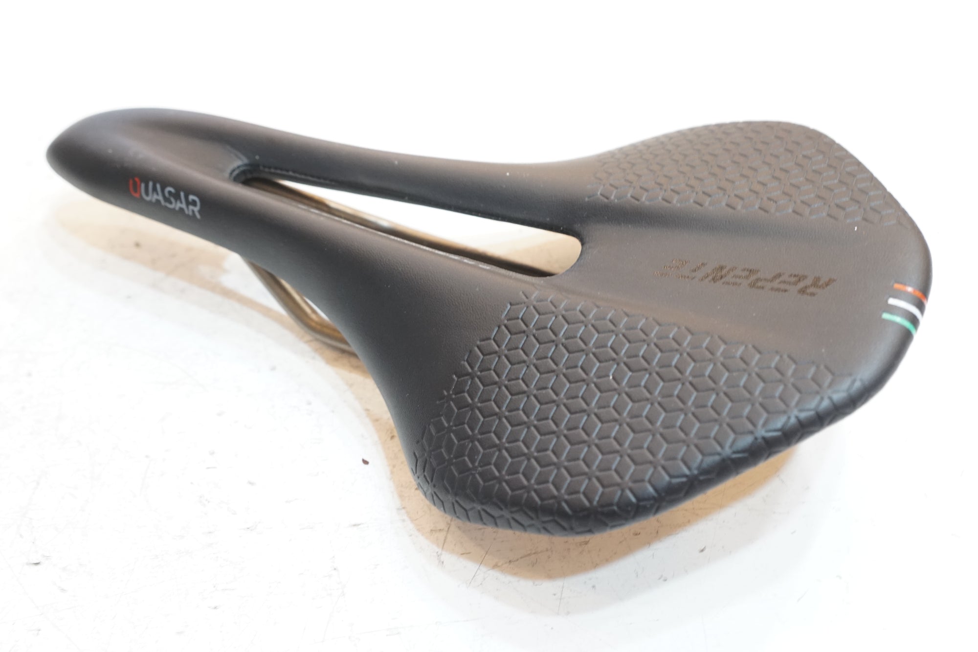 REPENTE 「レペンテ」 QUASAR サドル / バイチャリ浦和ベース