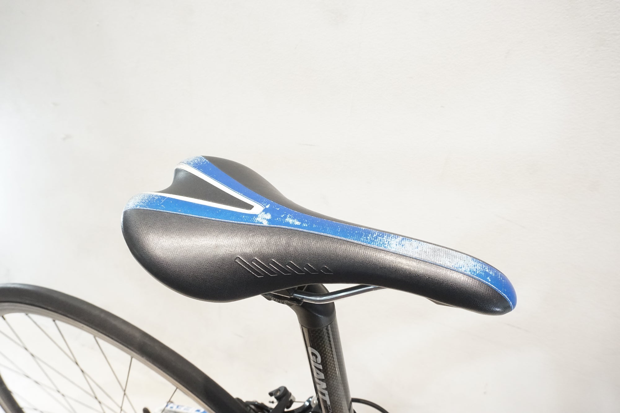 GIANT 「ジャイアント」 DEFY 1 2012年モデル ロードバイク / 横浜戸塚店