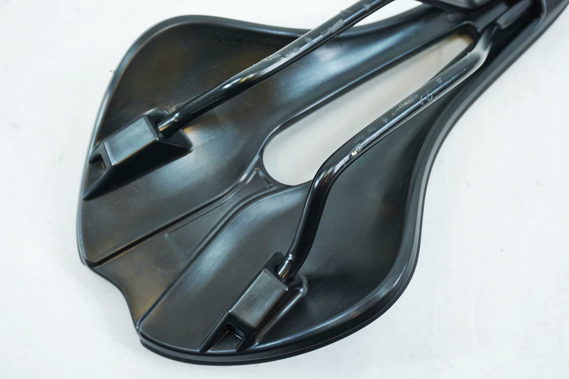 SELLE ROYAL 「セライタリア」 R.e.med 3 サドル / 有明ガーデン店