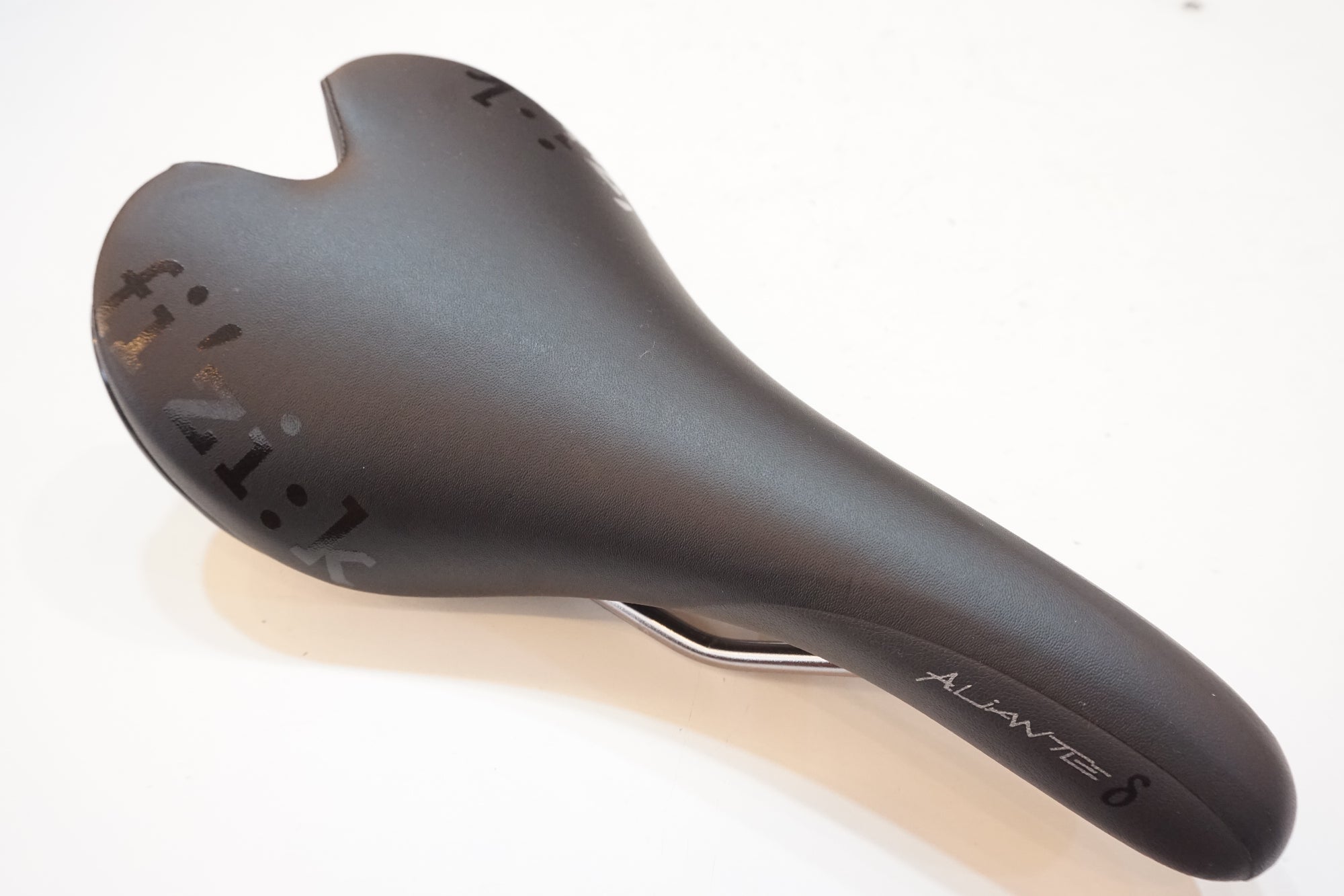 fizik フィジーク　ALIANTE サドル Amazon | フィジーク サドル ALIANTE TEMPO R3 kiumレール