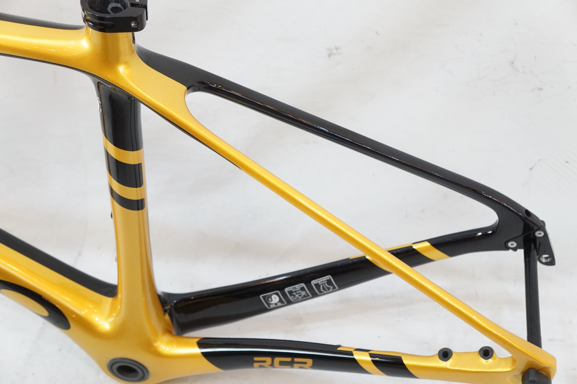 GUSTO 「グスト」 RCR TEAM LIMITED DISC 2019年モデル フレームセット / バイチャリ浦和ベース