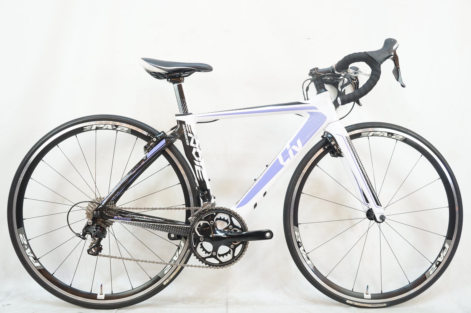 GIANT DEFY ADVANCED 2 2017年モデル ロードバイク GIANT 「ジャイアント」 DEFY ADVANCED2 2017年モデル ロードバイク
