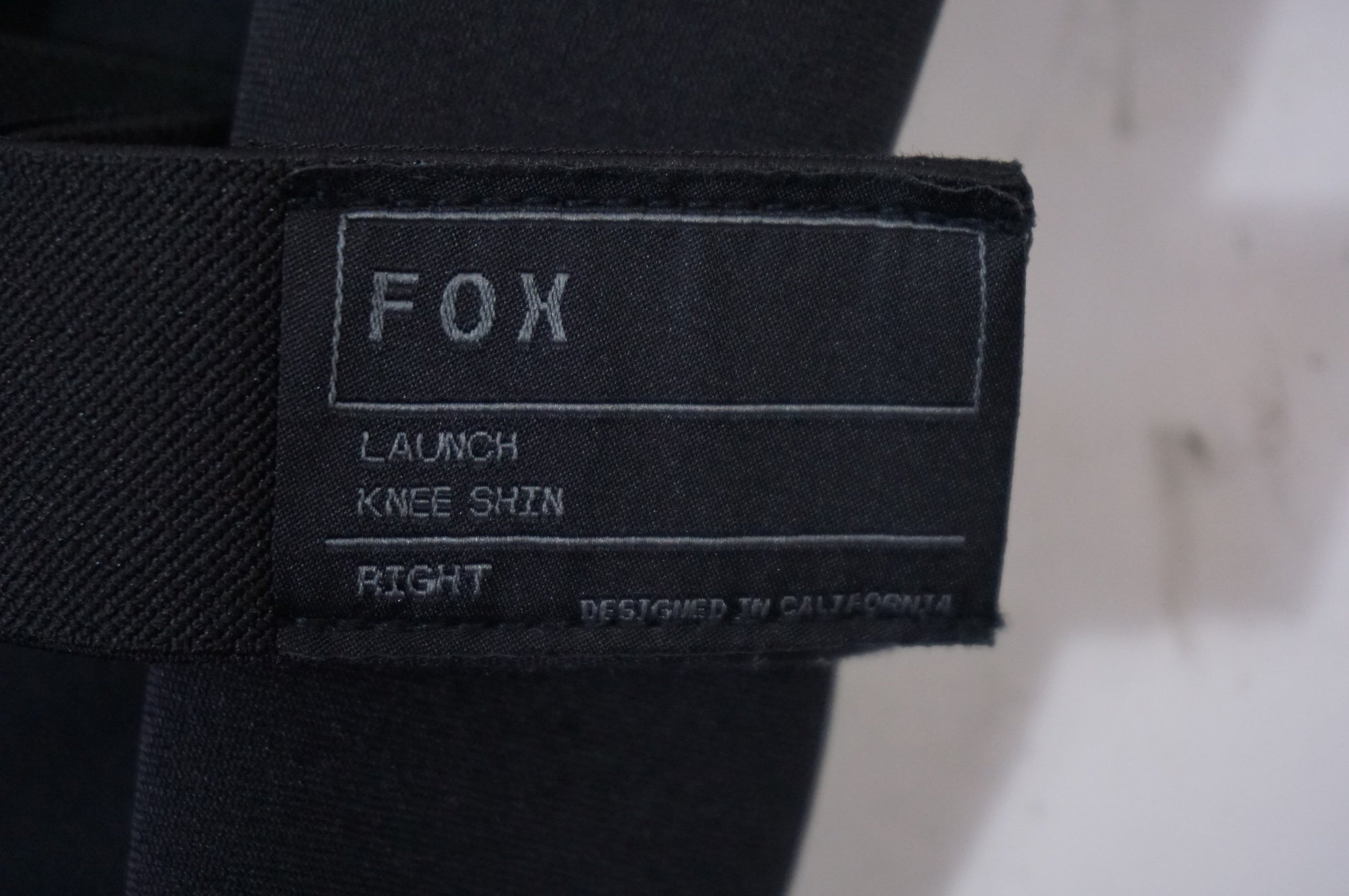 FOX 「フォックス」 KNEE-SHIN Lサイズ プロテクター / 世田谷店