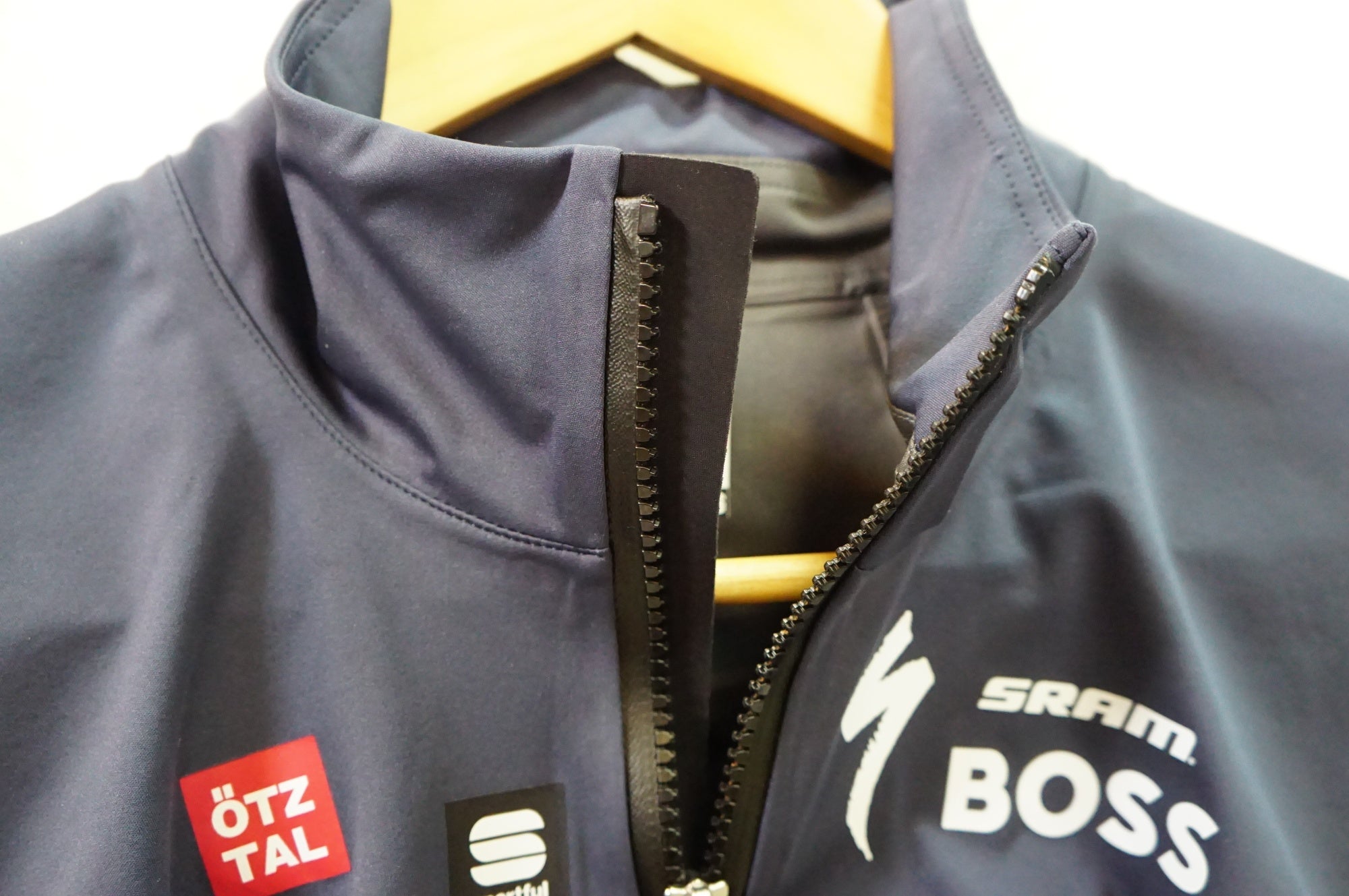 SPORTFUL 「スポーツフル」 REDBULL BORA HANSGROHE FIANDRE PRO LONG SLEEVES (5224421-4022) XLサイズ ジャケット / 熊谷本店