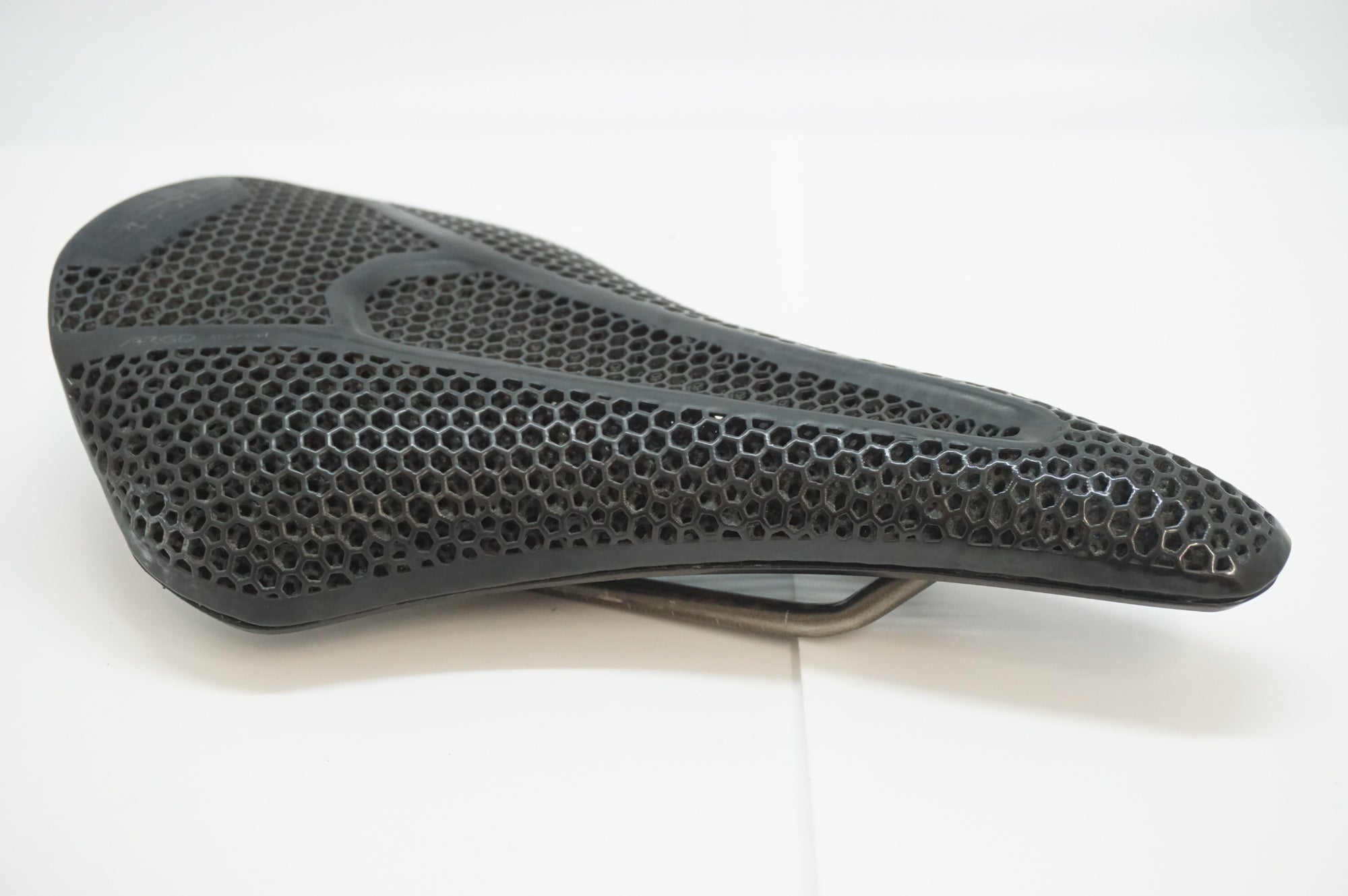 FIZIK 「フィジーク」 VENTO ARGO R3 ADAPTIVE サドル / 福岡