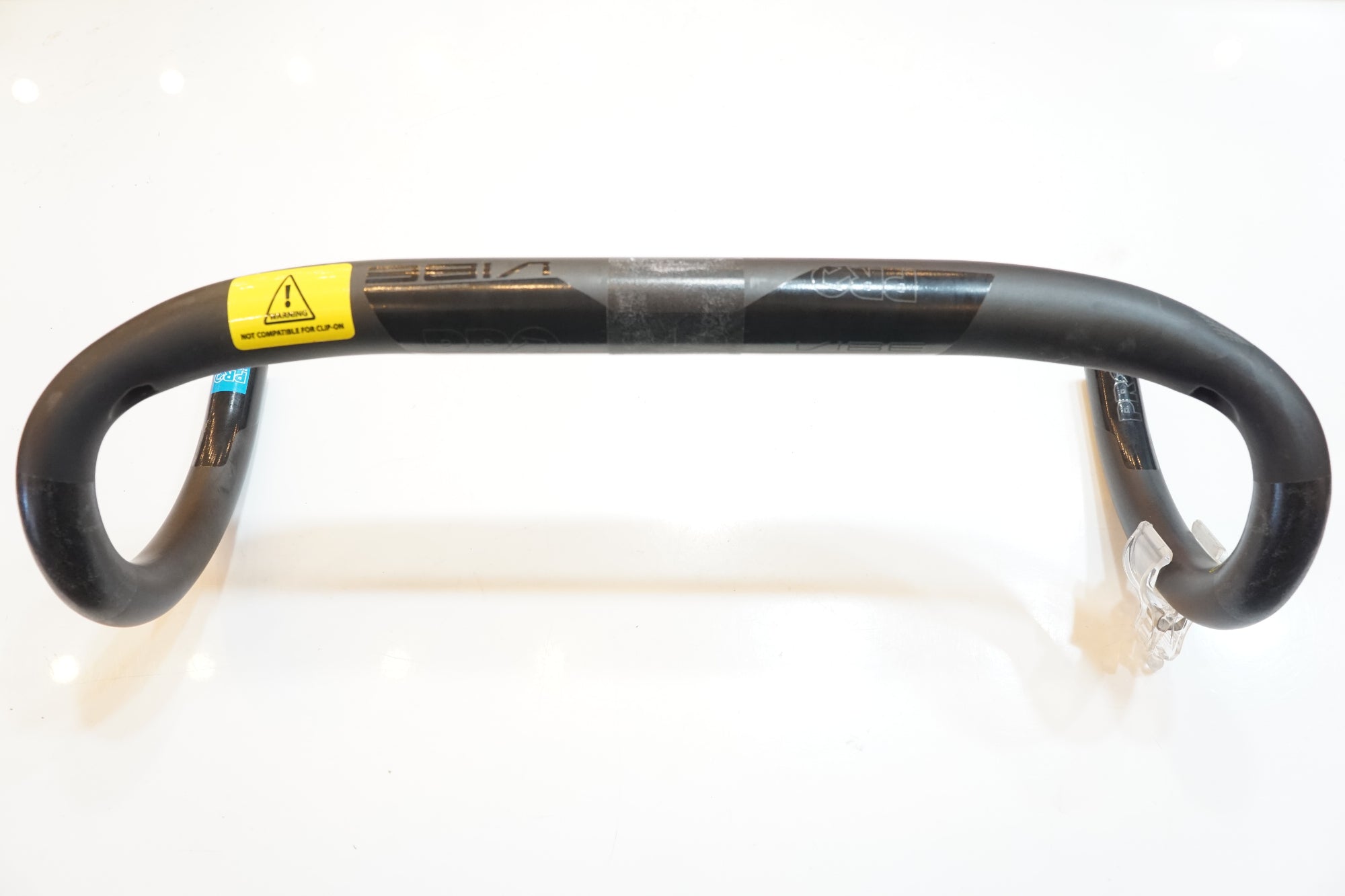 SHIMANO 「シマノ」 PRO VIBE CARBON φ31.8 400mm ドロップハンドル / バイチャリ浦和ベース