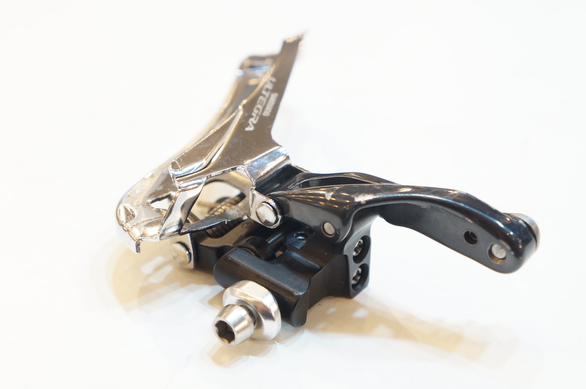 SHIMANO 「シマノ」 ULTEGRA FD-6800 フロントディレイラー / バイチャリ浦和ベース