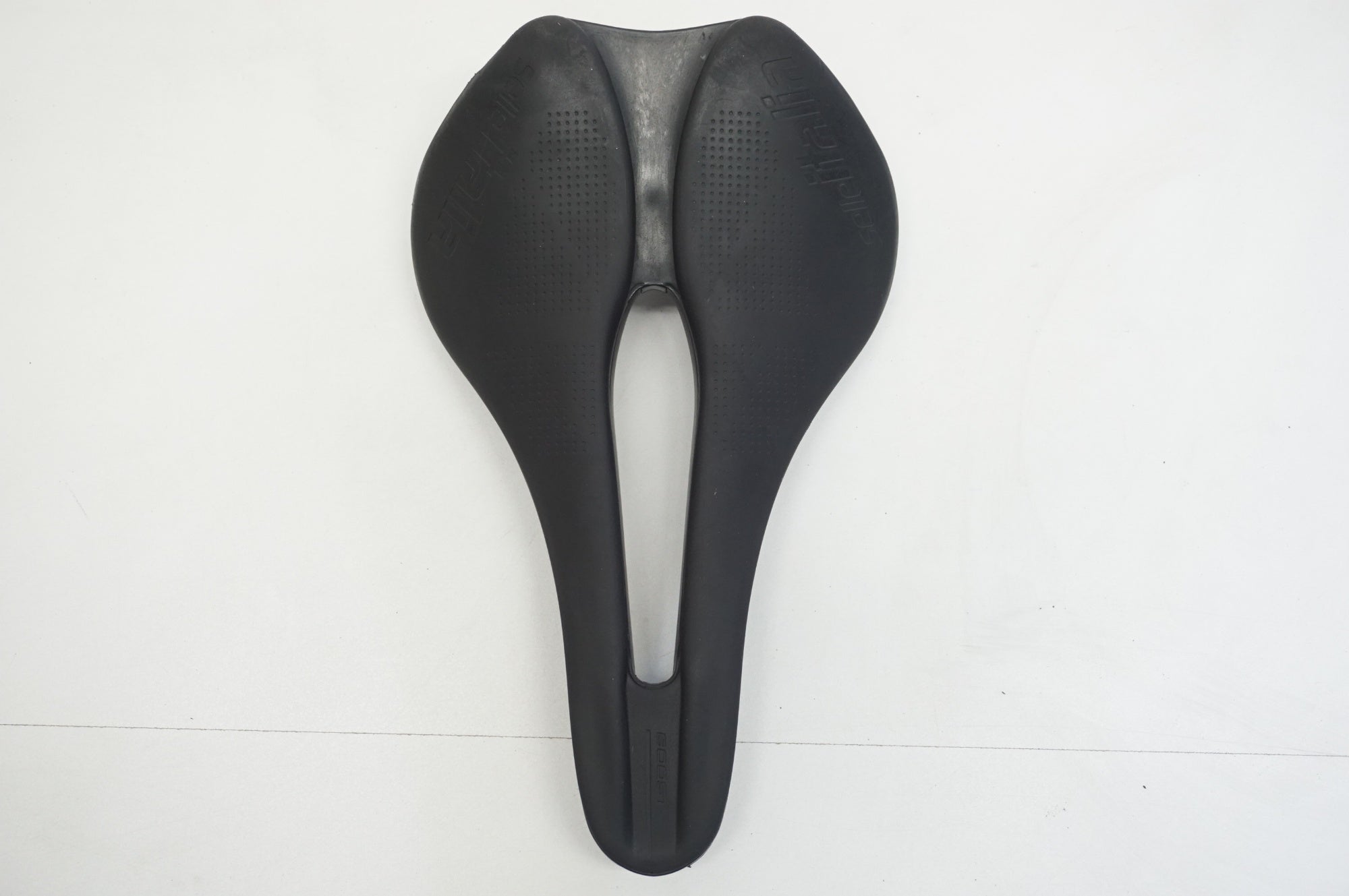 SELLE ITALIA 「セラ イタリア」 BOOST サドル / 福岡店