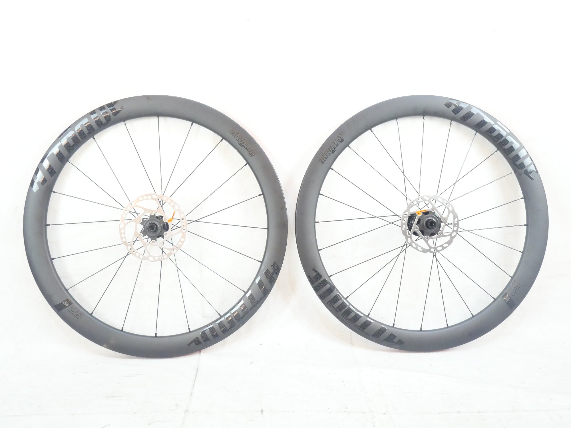 ATTAQUE 「アタッキ」 50 ATTA-C501 DISC SHIMANO 11s ホイールセット / バイチャリ浦和ベース
