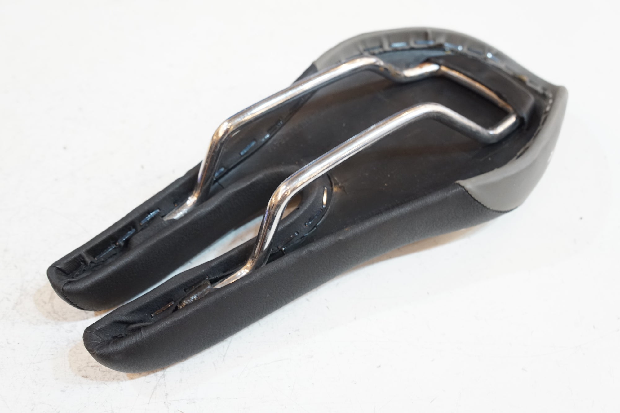 XINGBAIKE  「シン バイク」 STARBK サドル / バイチャリ浦和ベース