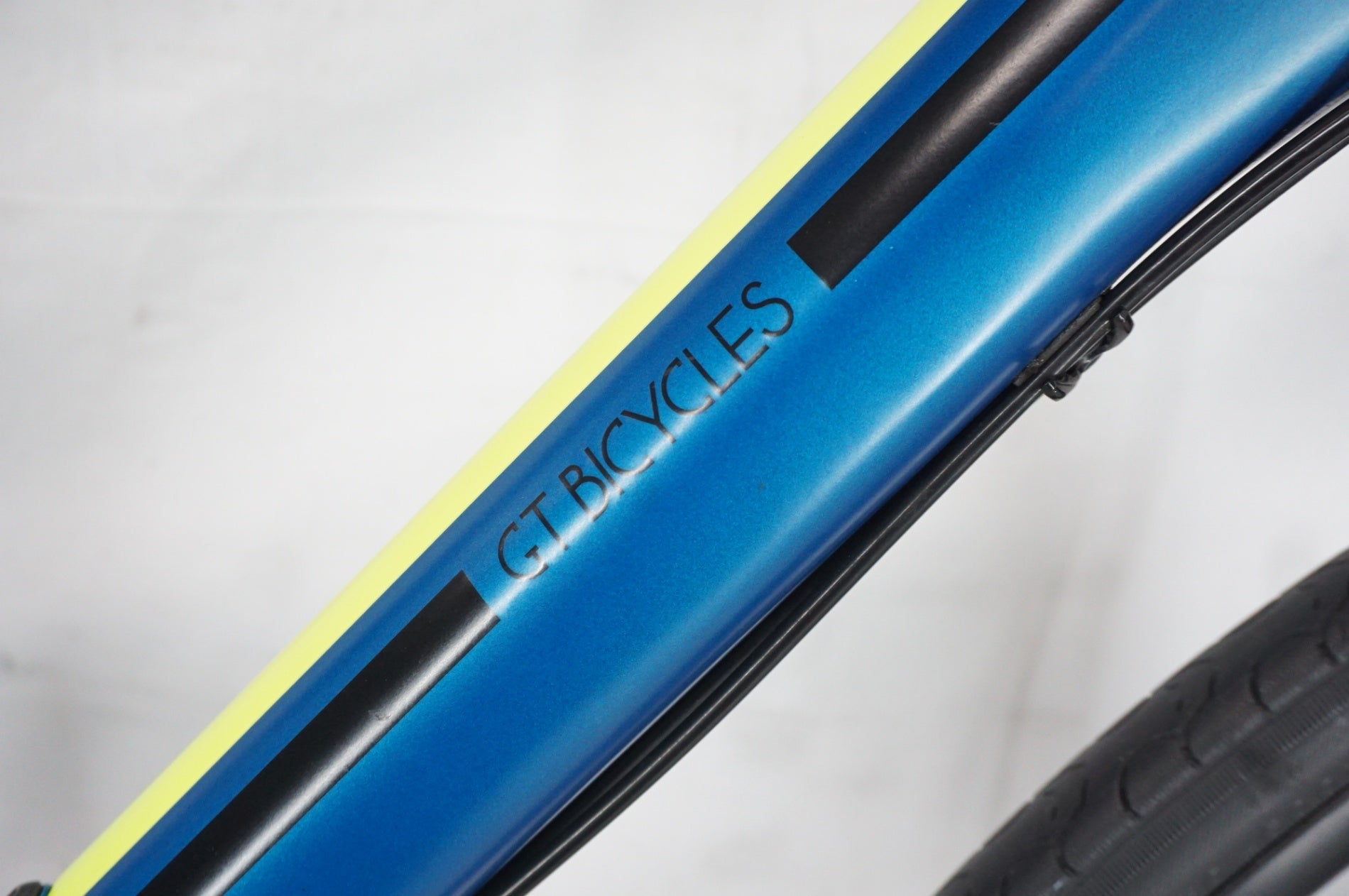 GT 「ジーティー」 GRADE ALLOY CLARIS 2016年モデル ロードバイク / 阪急塚口店