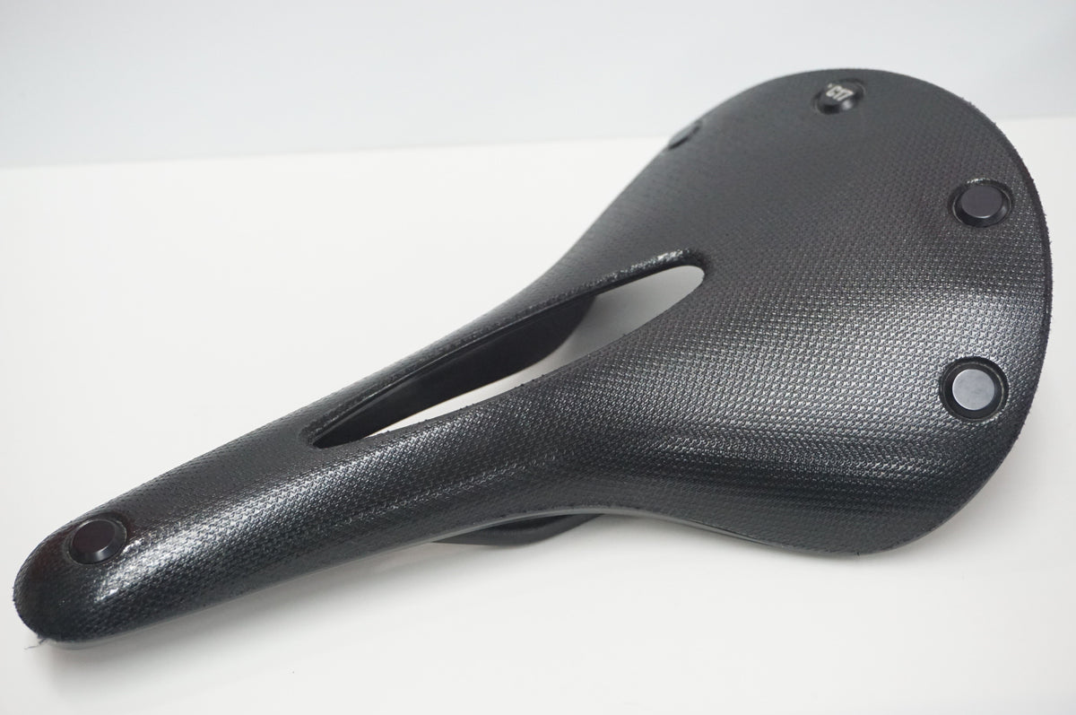 BROOKS 「ブルックス」 CAMBIUM C17 CARVED サドル / 福岡店