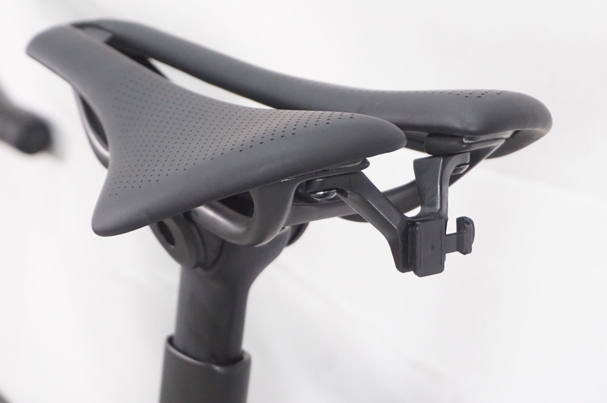 TREK 「トレック」 MADONE SLR9 GEN8 2025年モデル ロードバイク / AKIBA店