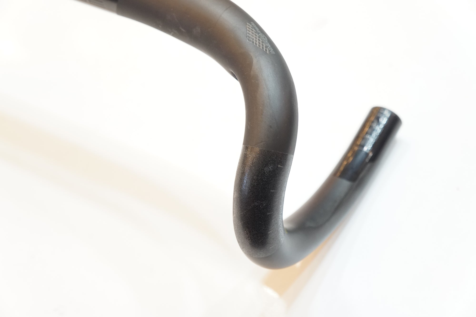 SHIMANO 「シマノ」 PRO VIBE CARBON φ31.8 400mm ドロップハンドル / バイチャリ浦和ベース