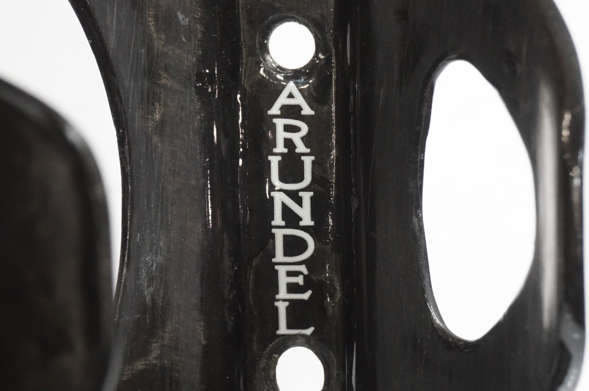 ARUNDEL 「アランデル」 カーボン ボトルケージ / 大宮店