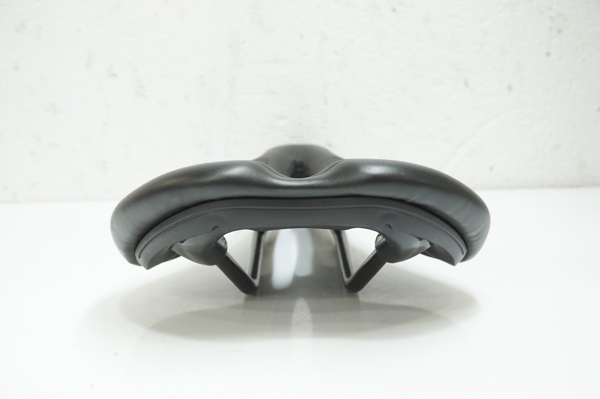 VELO 「ベロ」 サドル / 大宮店