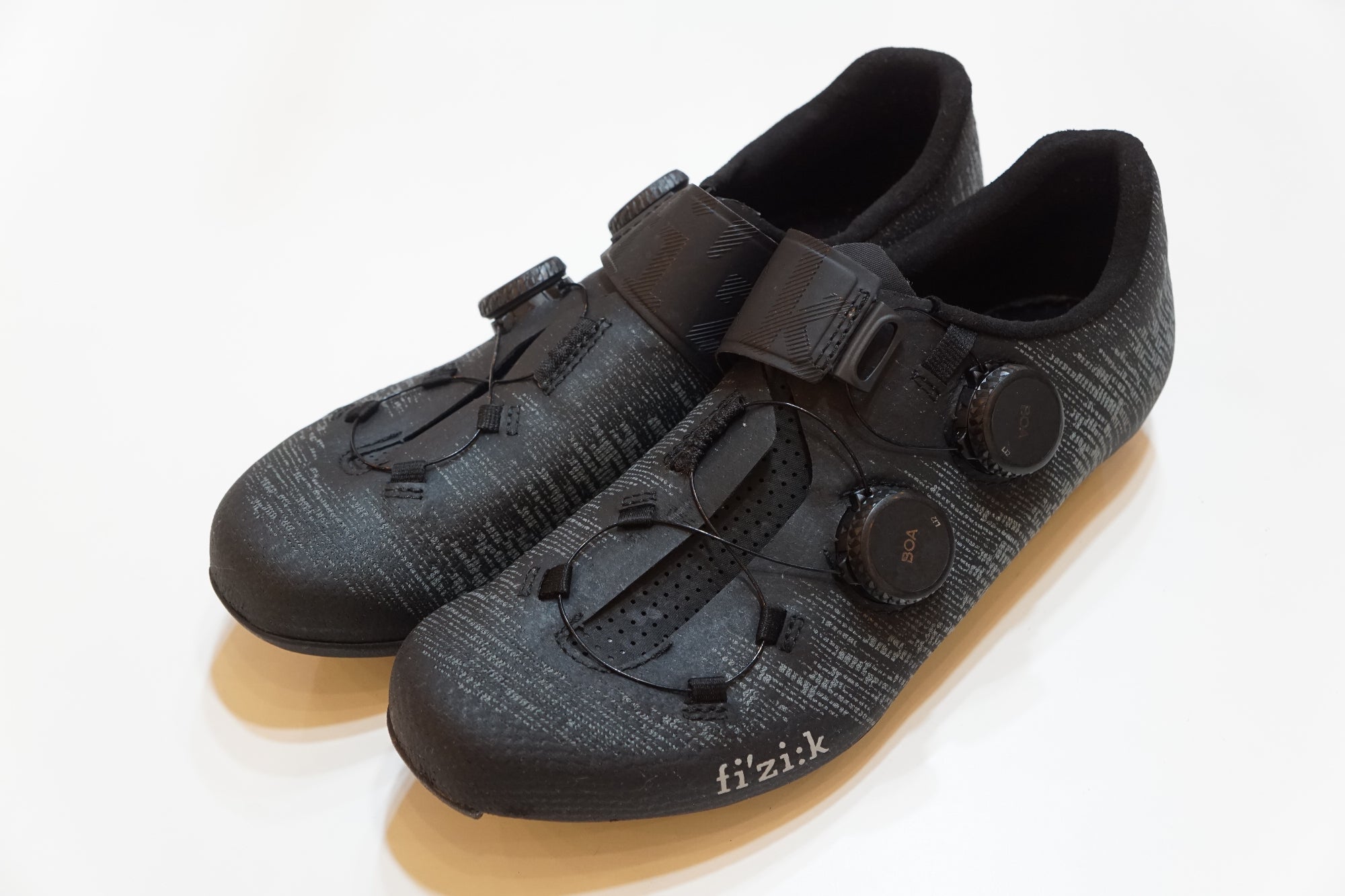 FIZIK 「フィジーク」 VENT INFINITO KNIT CARBON 24.7cm シューズ / バイチャリ浦和ベース