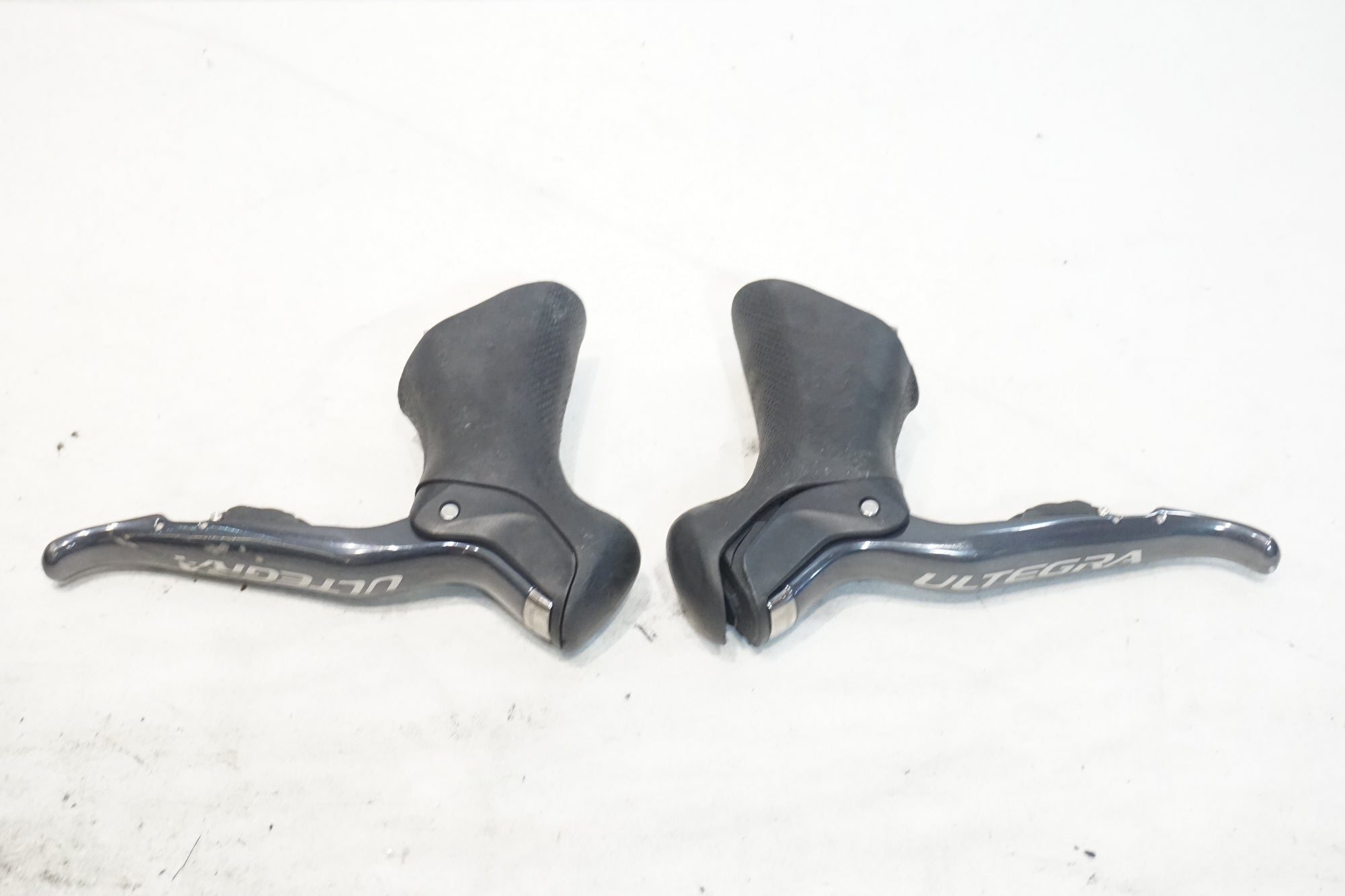 SHIMANO 「シマノ」 ULTEGRA 6770 Di2 コンポ3点(ST,FD,RD) +バッテリー,充電器,ジャンクション セット / 横浜戸塚店