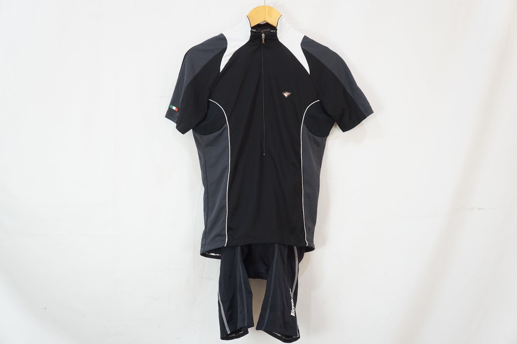 BICYCLE LINE 「バイシクル」 Lサイズ 半袖ジャージ 上下セット / バイチャリ浦和ベース