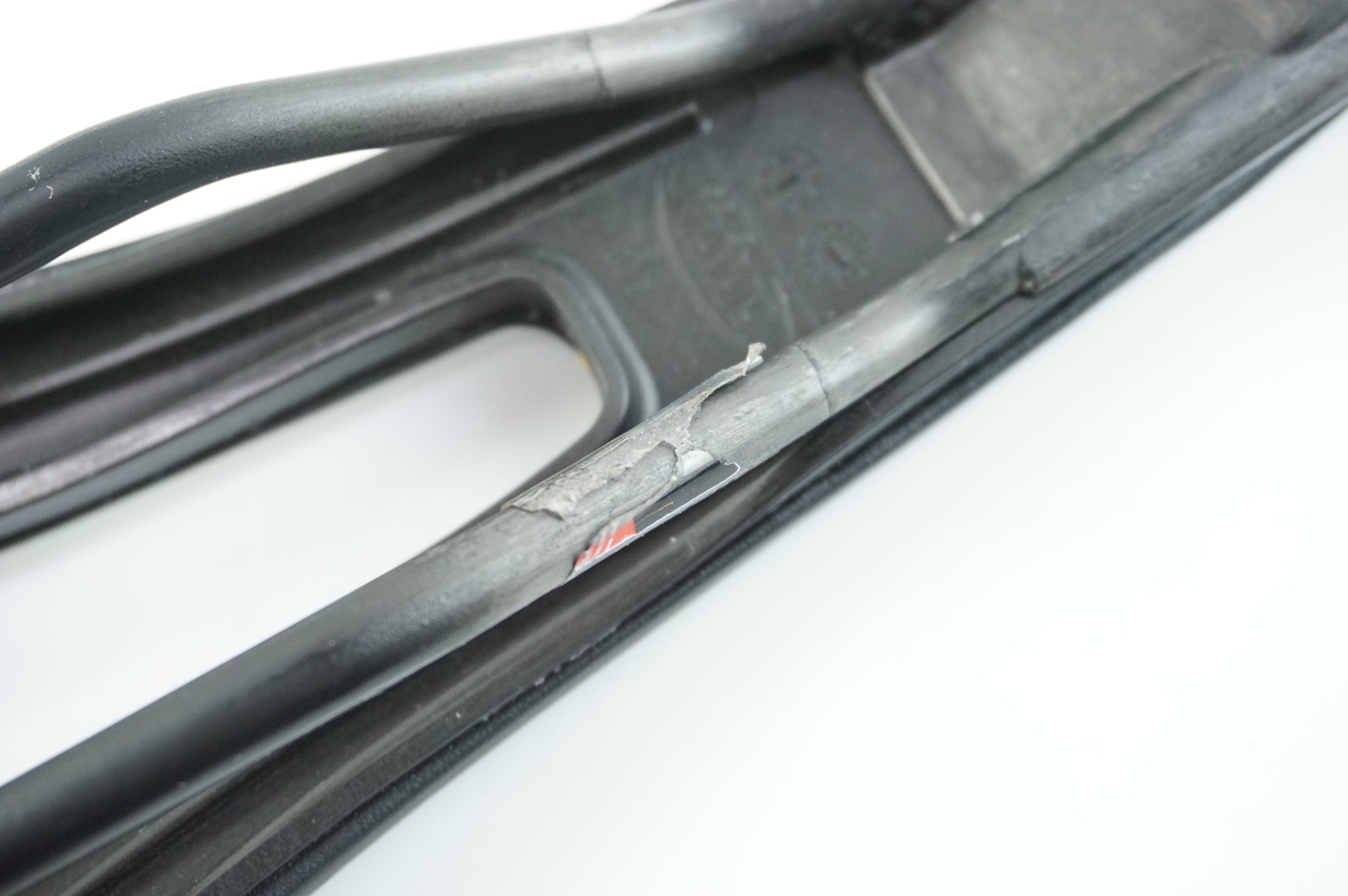 SELLE ITALIA 「セライタリア」 SP-01 SUPER FLOW KIT CARBONIO TDF EDITION サドル / 中目黒店