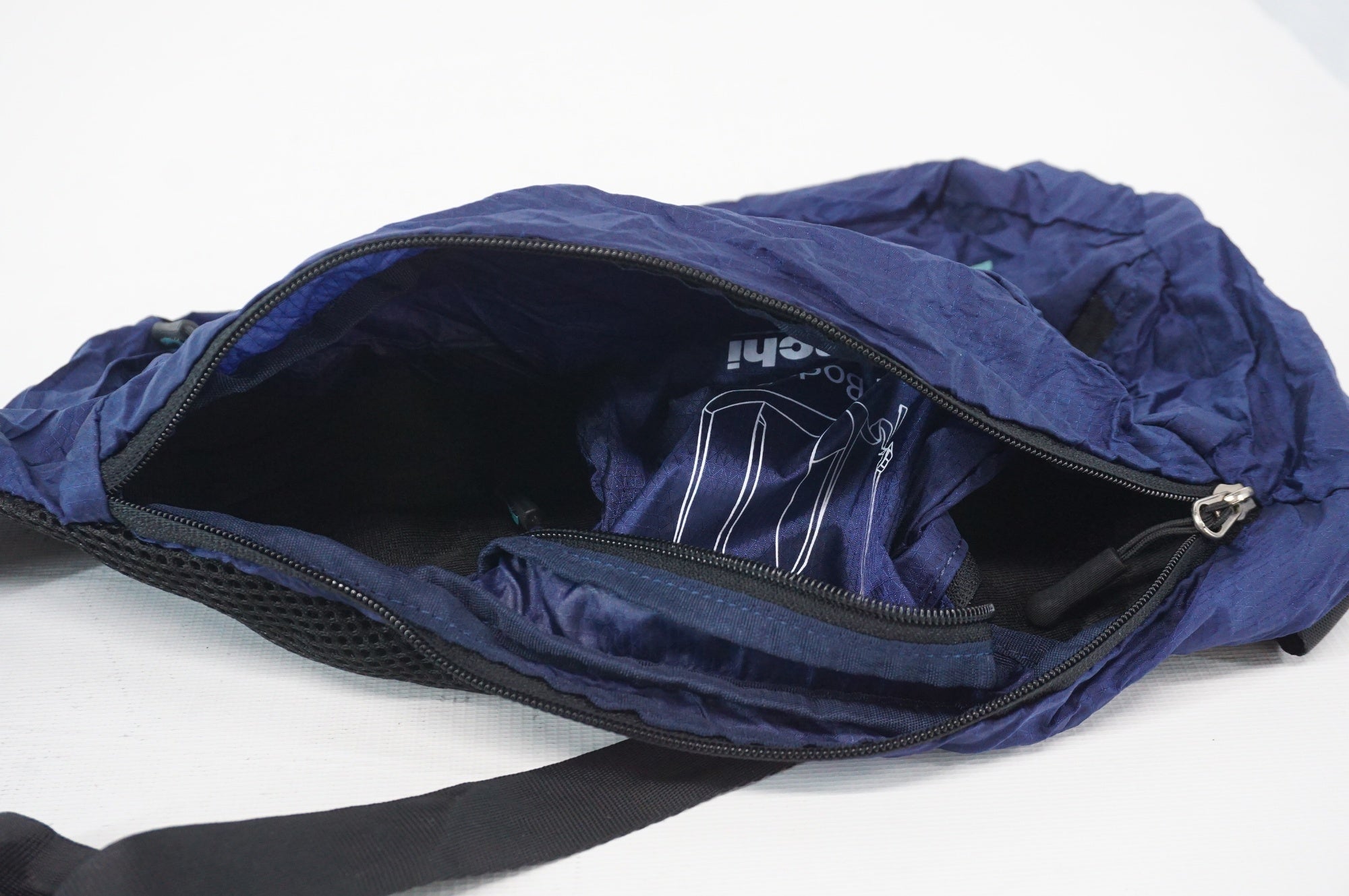 BIANCHI 「ビアンキ」 LIGHTBODYBAG バッグ / 阪急塚口店