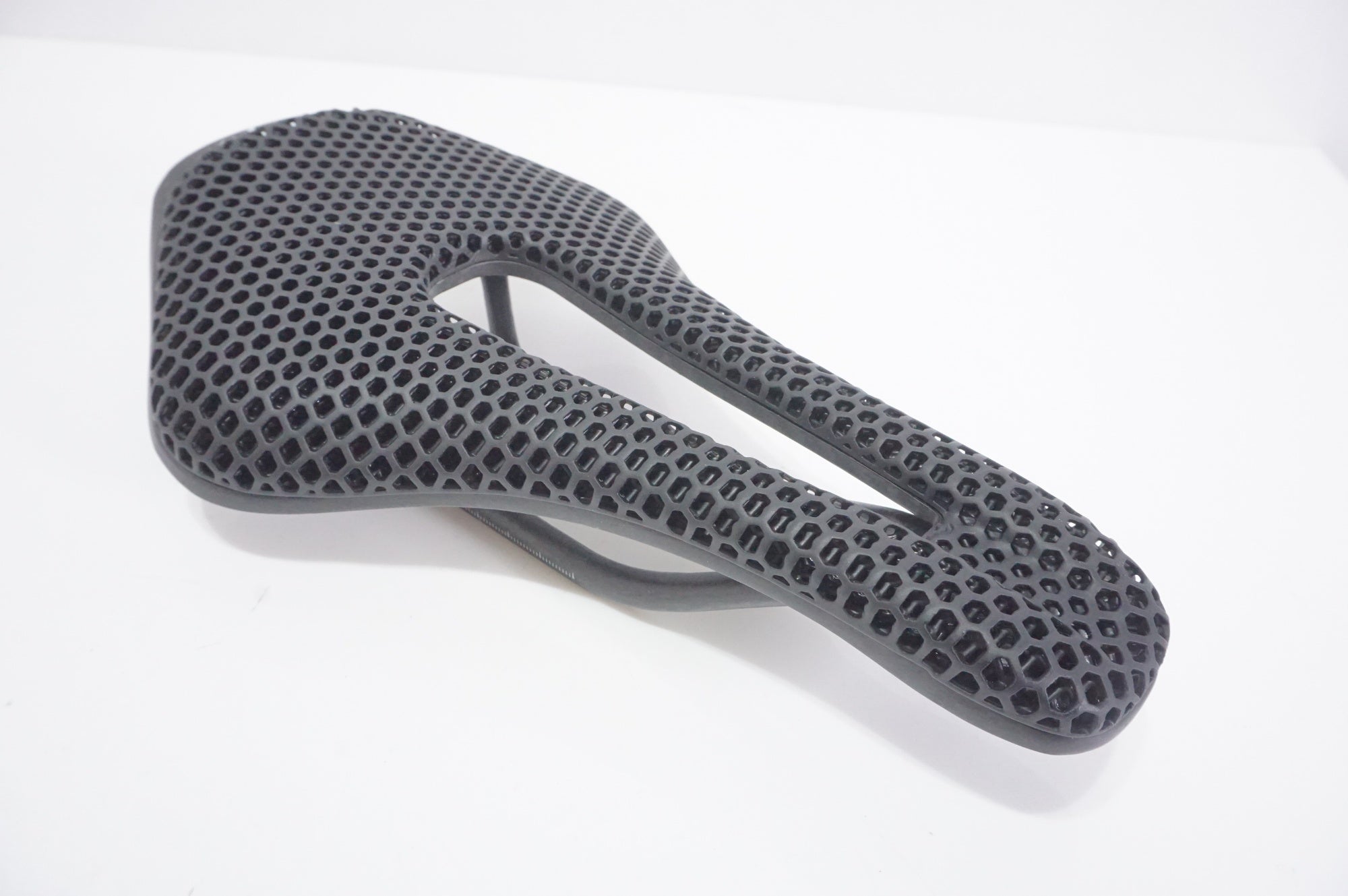TNI 「ティーエヌアイ」 3D PRINTING サドル / AKIBA店