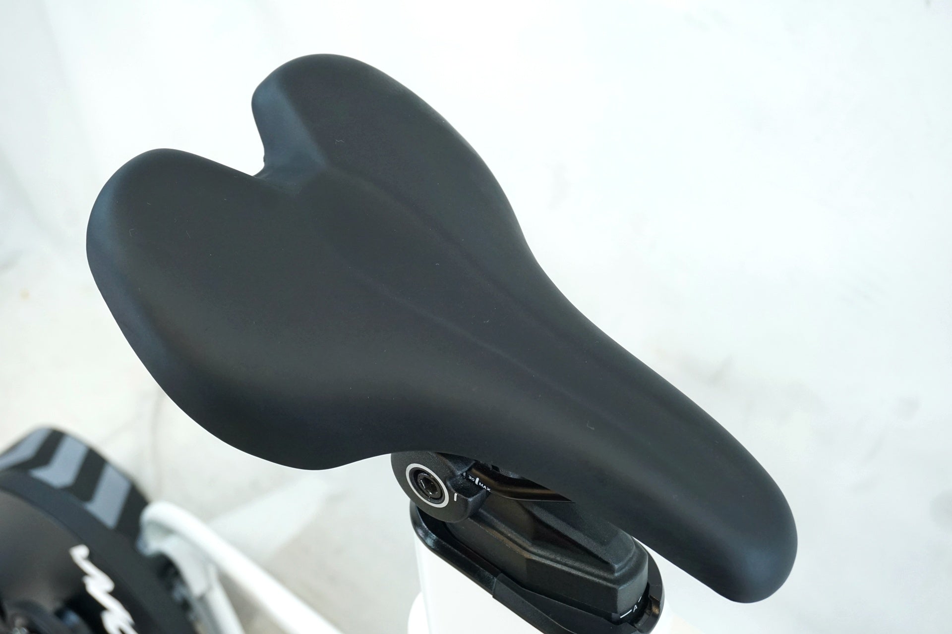 WAHOO 「ワフー」 ZWIFT RIDE WITH KICKR CORE2 スマートトレーナー / 有明ガーデン店