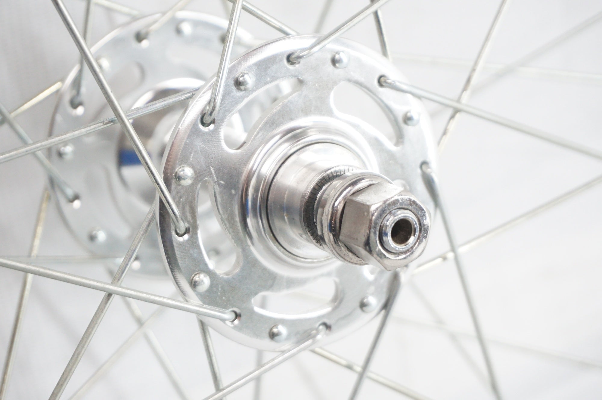 H PLUS SON 「エイチプラスサン」 リム NOVATEC ハブ シングル ホイールセット / 阪急塚口店