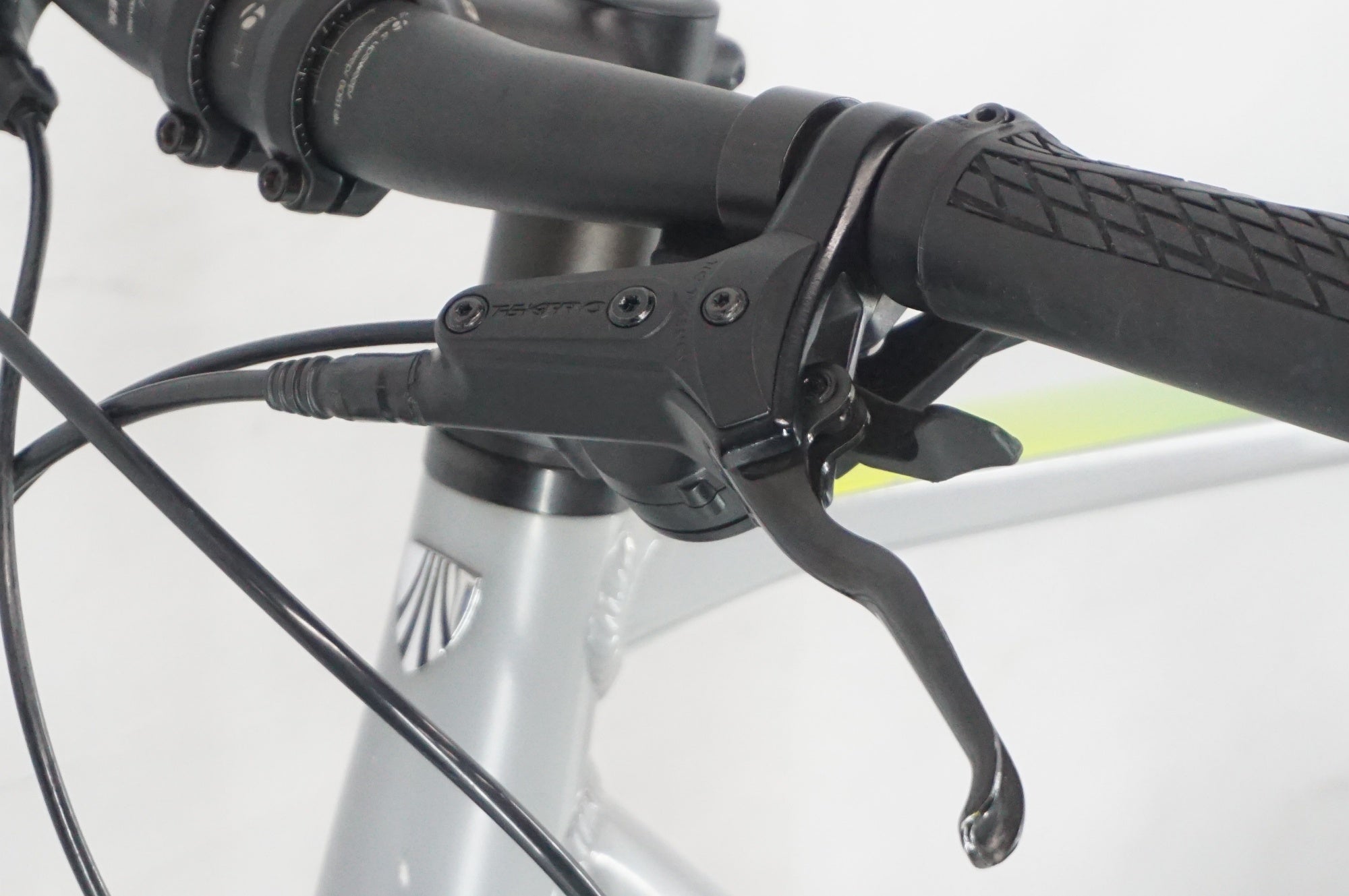 TREK 「トレック」 FX2 DISC 2020-2021年モデル クロスバイク / 阪急塚口店