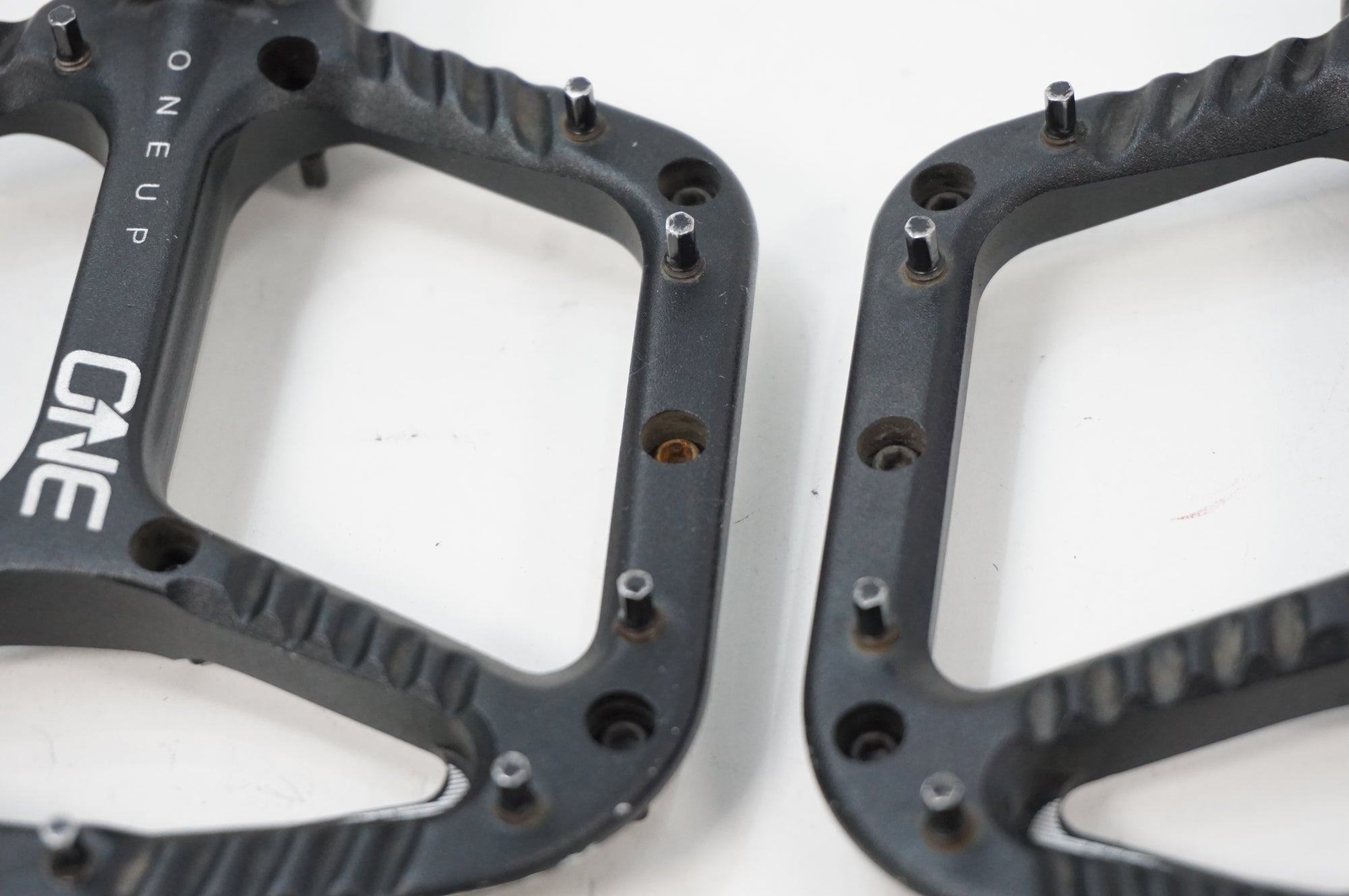 ONEUP 「ワンアップ」 アルミ フラットペダル / 川越店