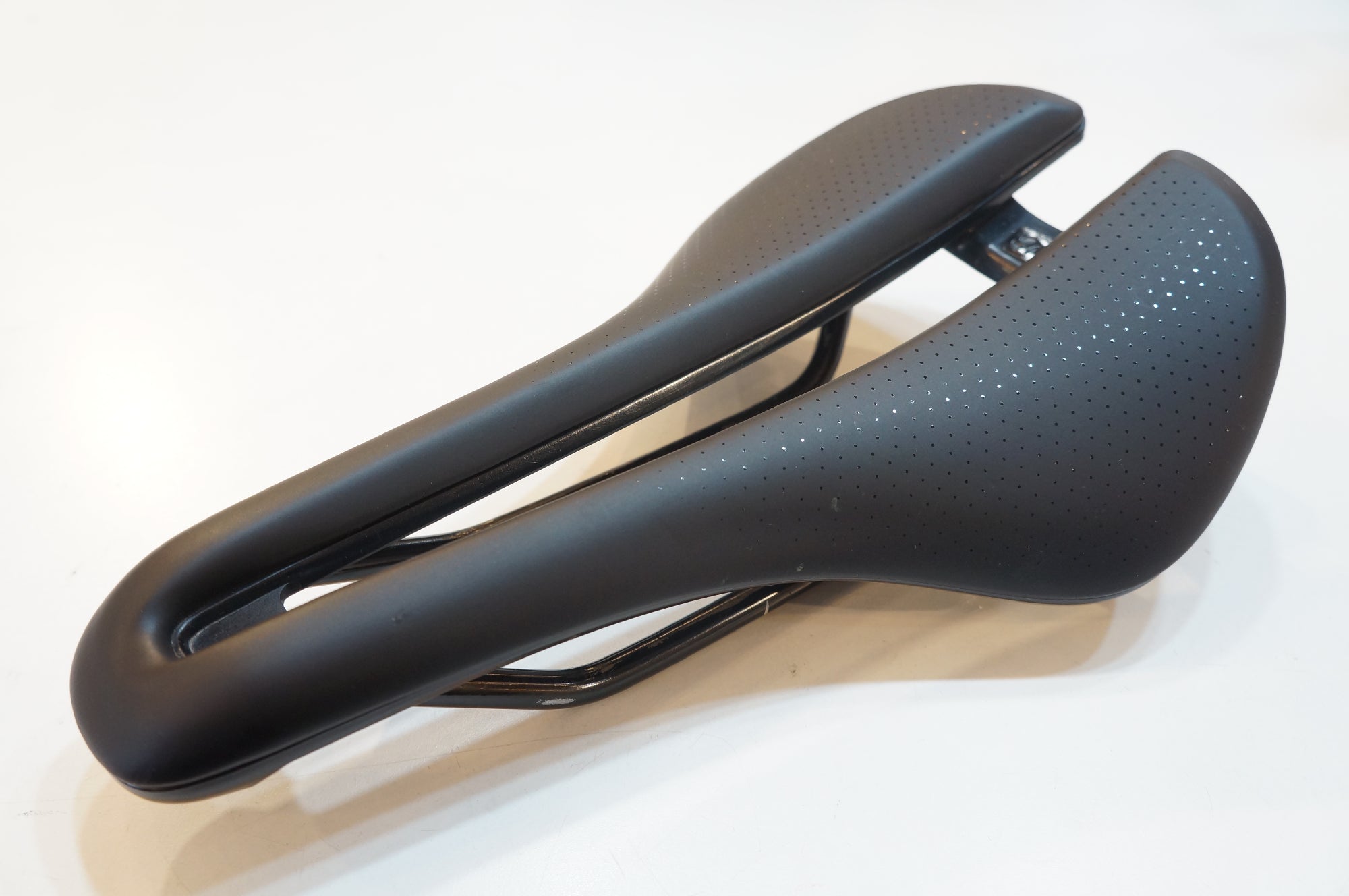 BONTRAGER 「ボントレガー」 AEOLUS COMP サドル / バイチャリ浦和ベース