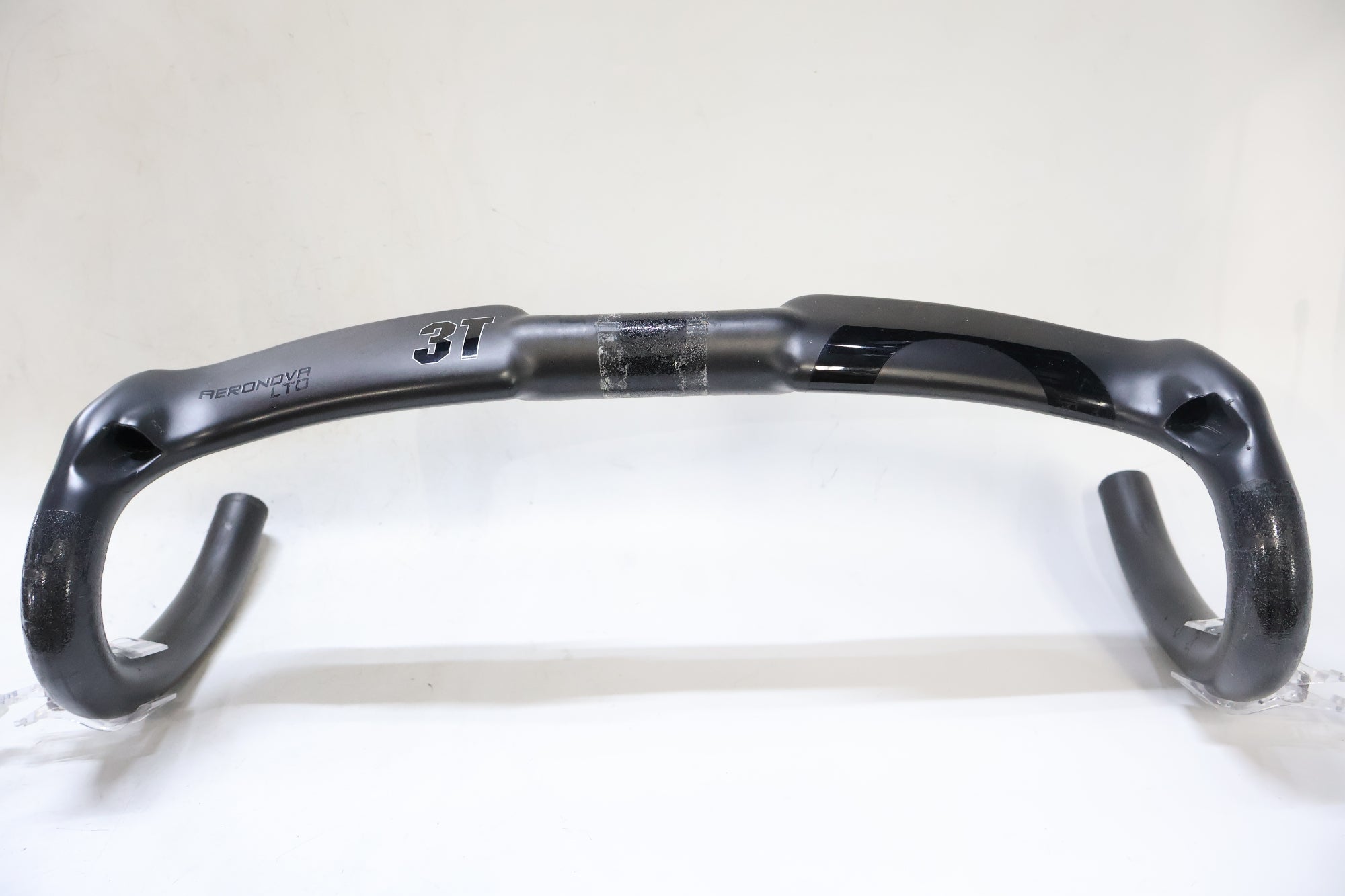 3T 「スリーティー」 AERONOVA LTD φ31.8 420mm ハンドル / 高知店